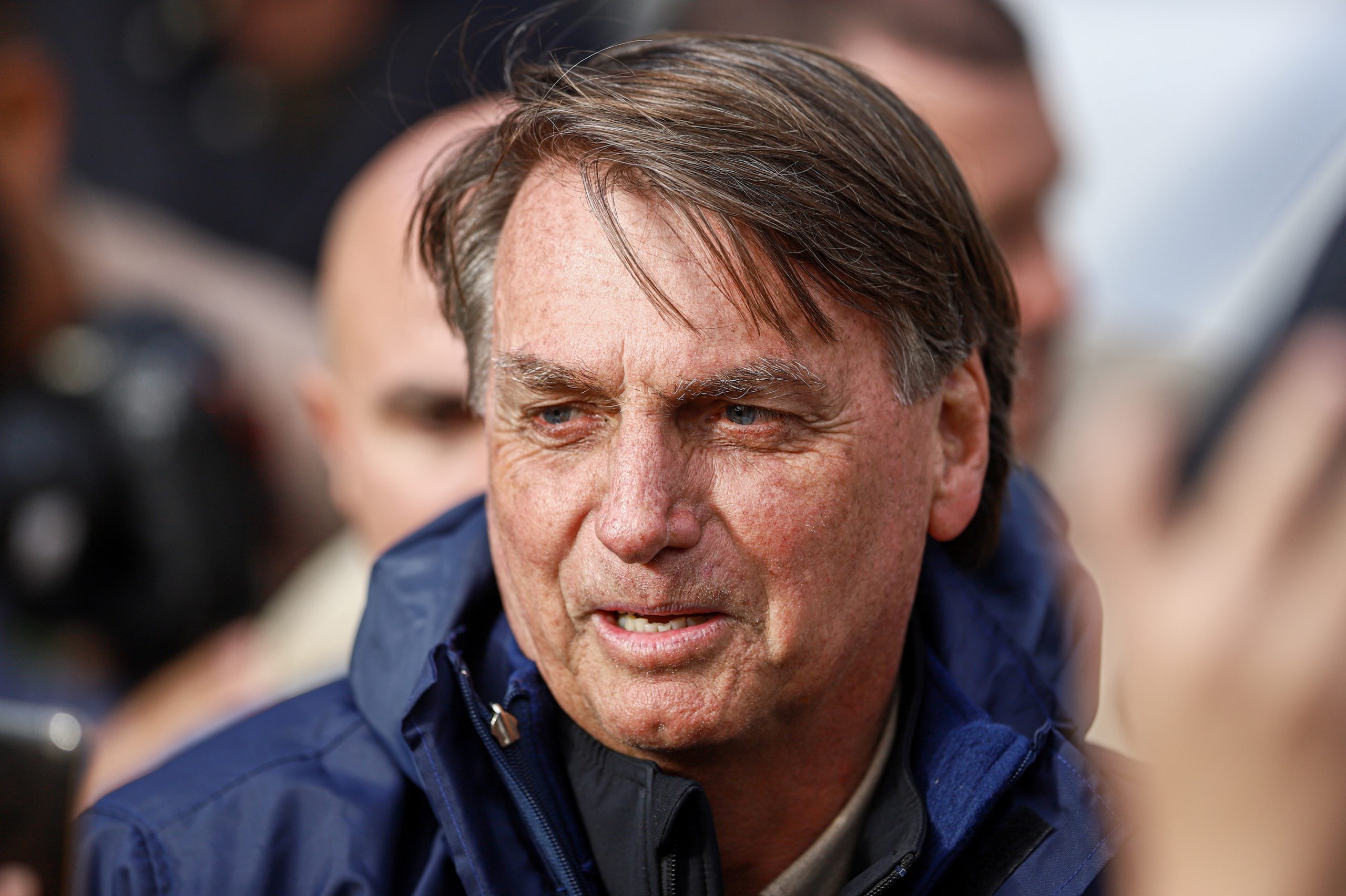 Bolsonaro apresenta candidatura contra “comunismo” de Lula