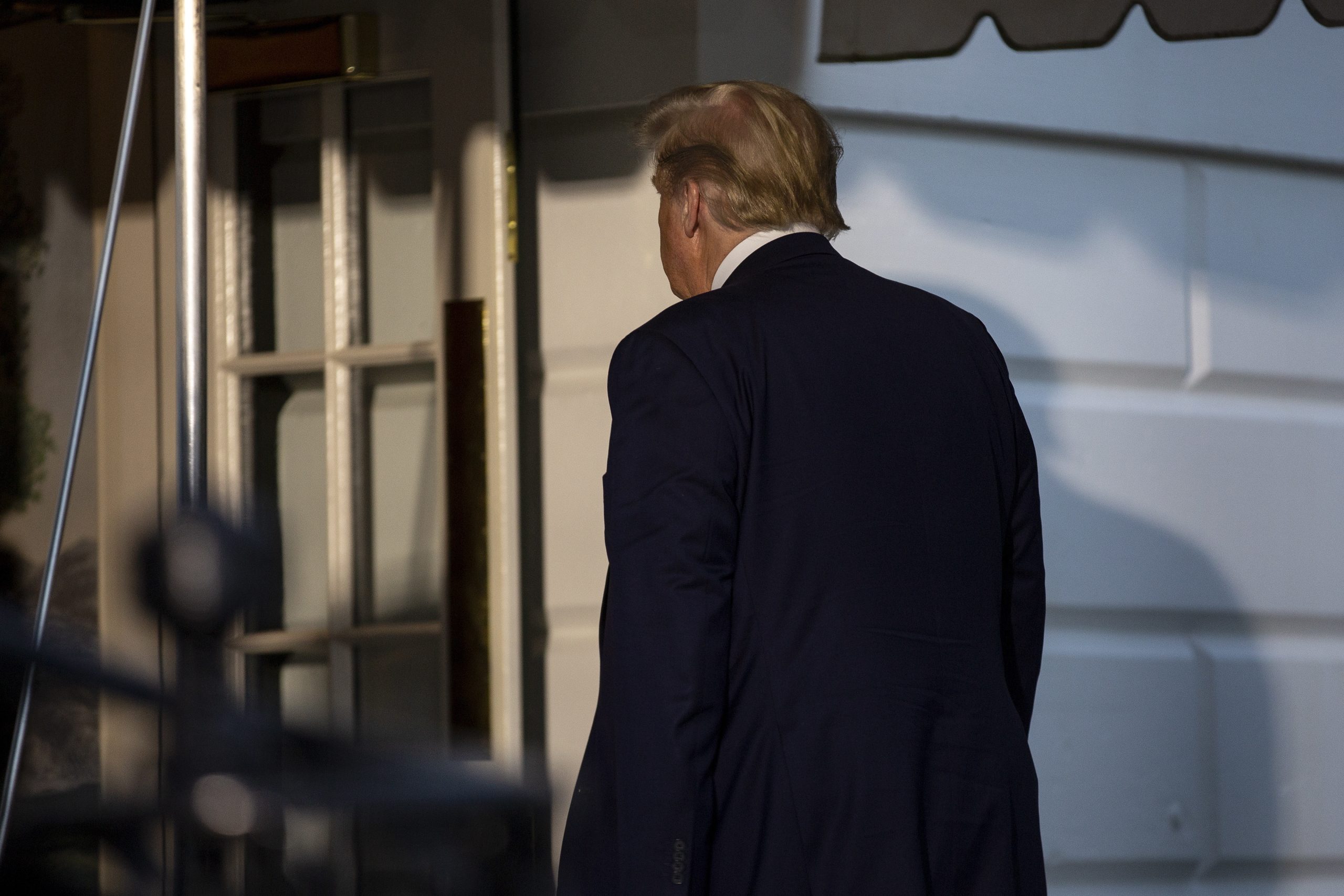 Trump ordena retirada da Guarda Nacional da capital Washington