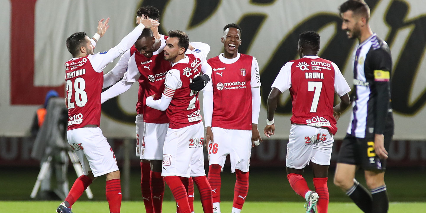 Sporting de Braga vence pela terceira vez ao bater Estoril Praia nos penáltis