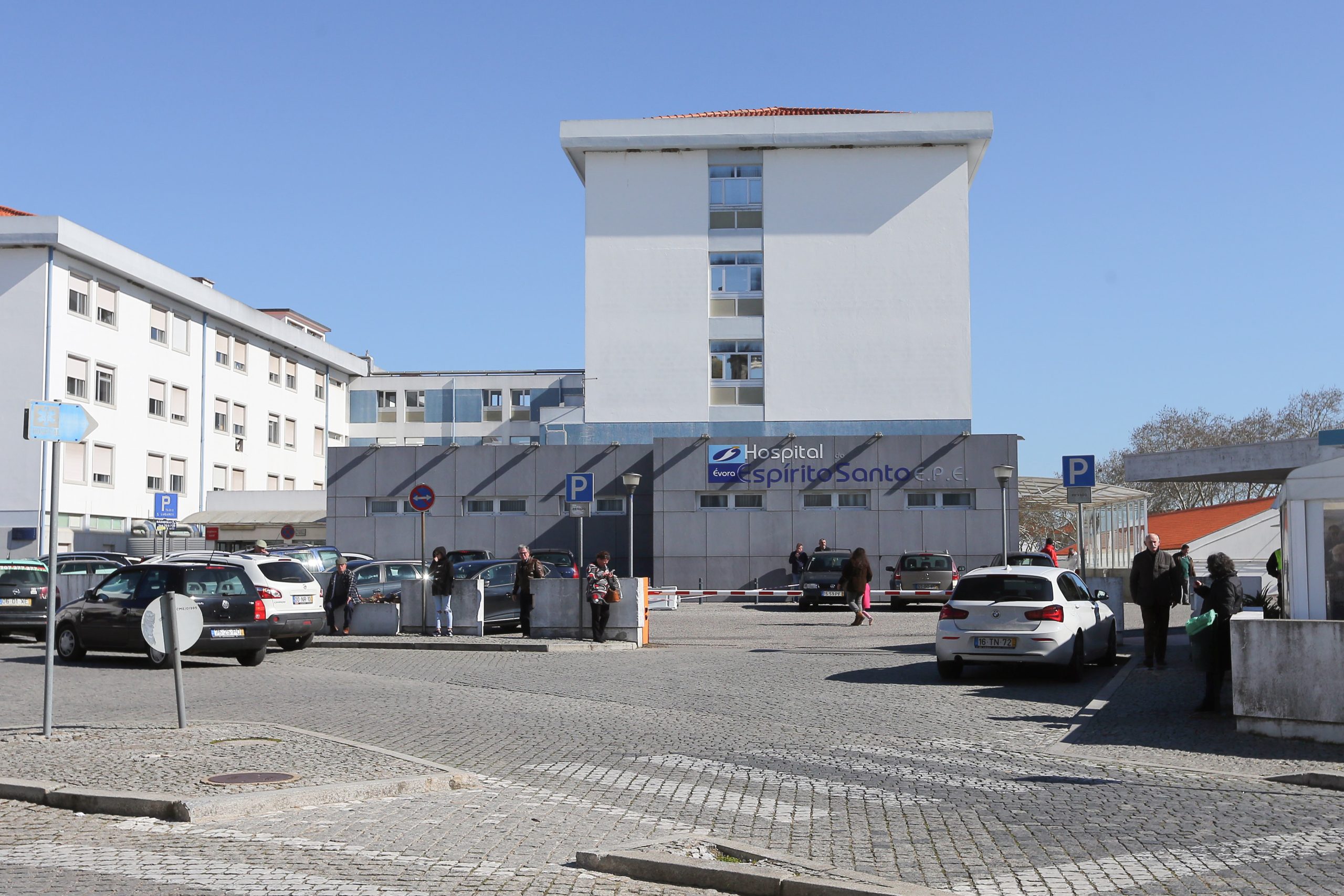 Covid-19: Morreu uma idosa no hospital de Évora ligada ao surto de Vila Viçosa