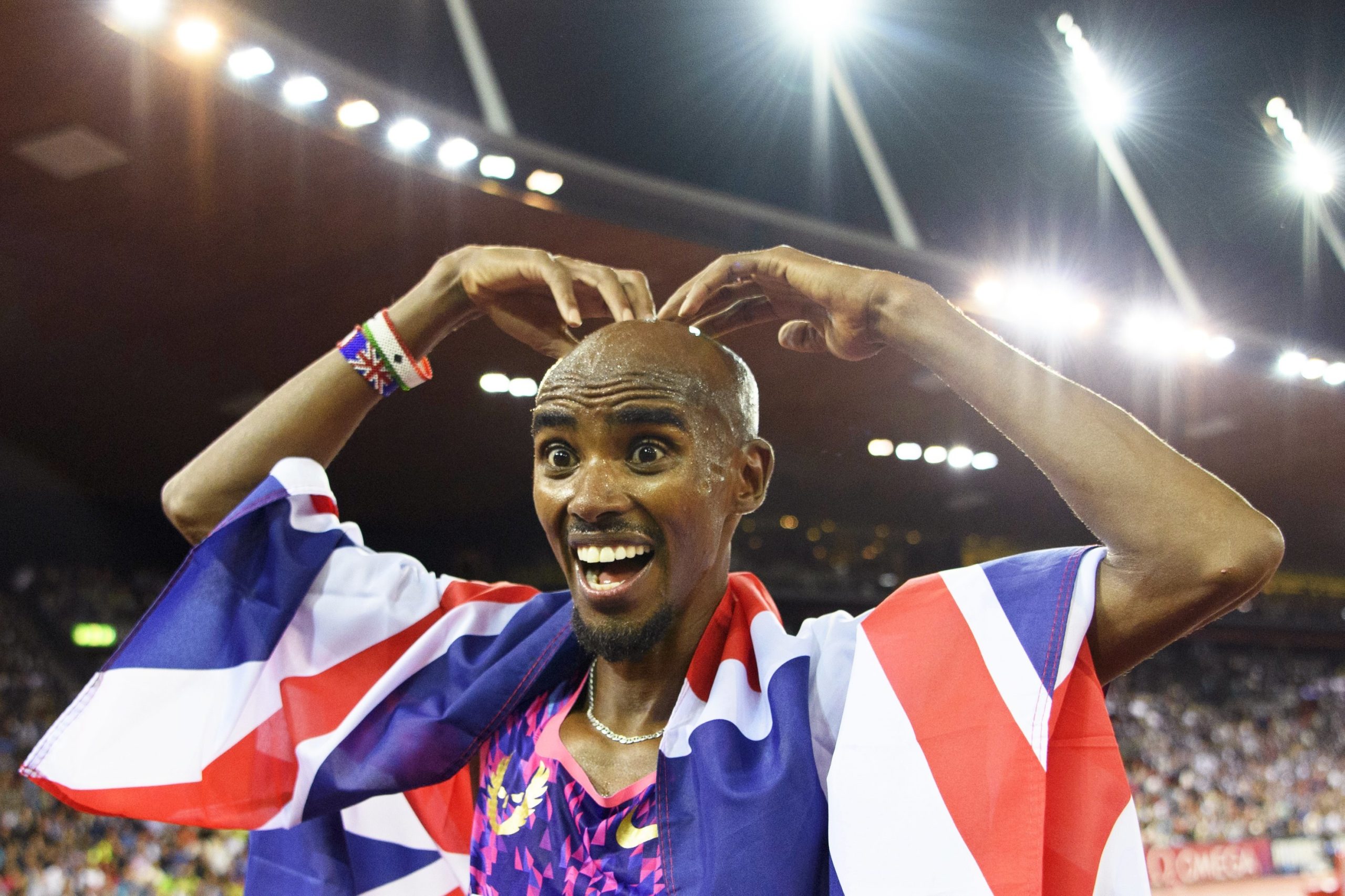 Atleta britânico Mo Farah anuncia regresso à pista para defender título olímpico