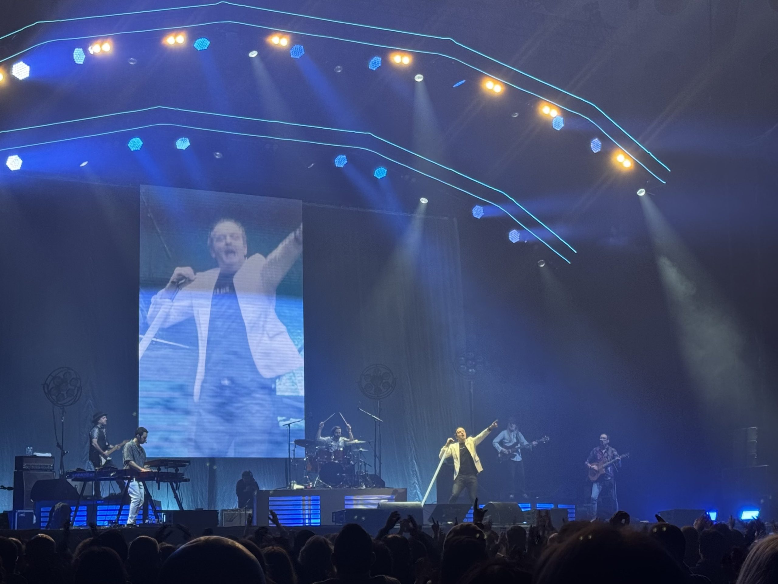 Nos 30 anos dos Pólo Norte, Miguel Gameiro transformou um concerto num pedido de casamento