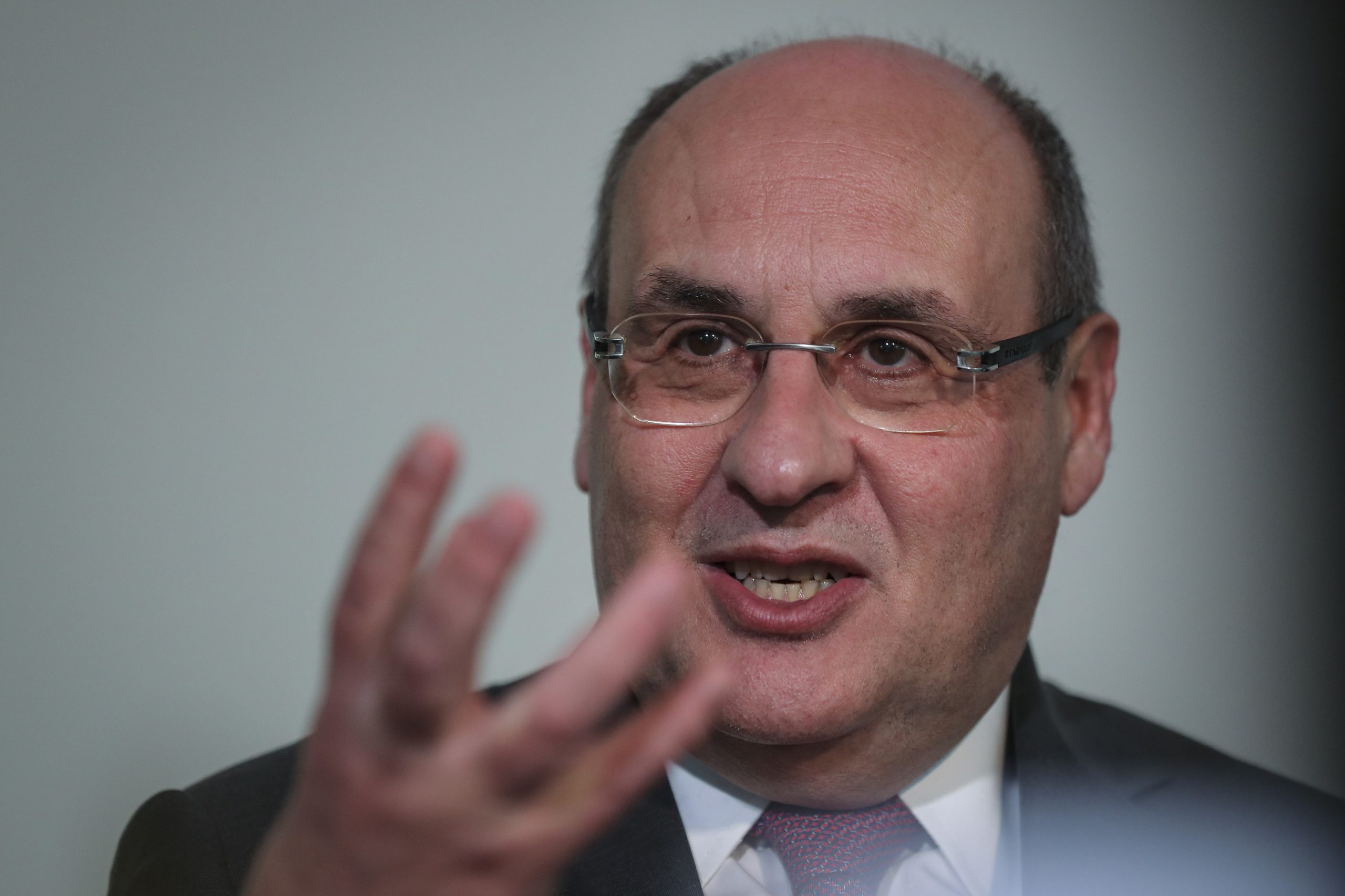 António Vitorino diz que processo contra português que ajudou refugiados é “censurável”