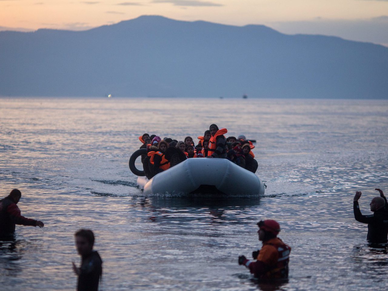 GNR resgata 41 migrantes no mar Egeu