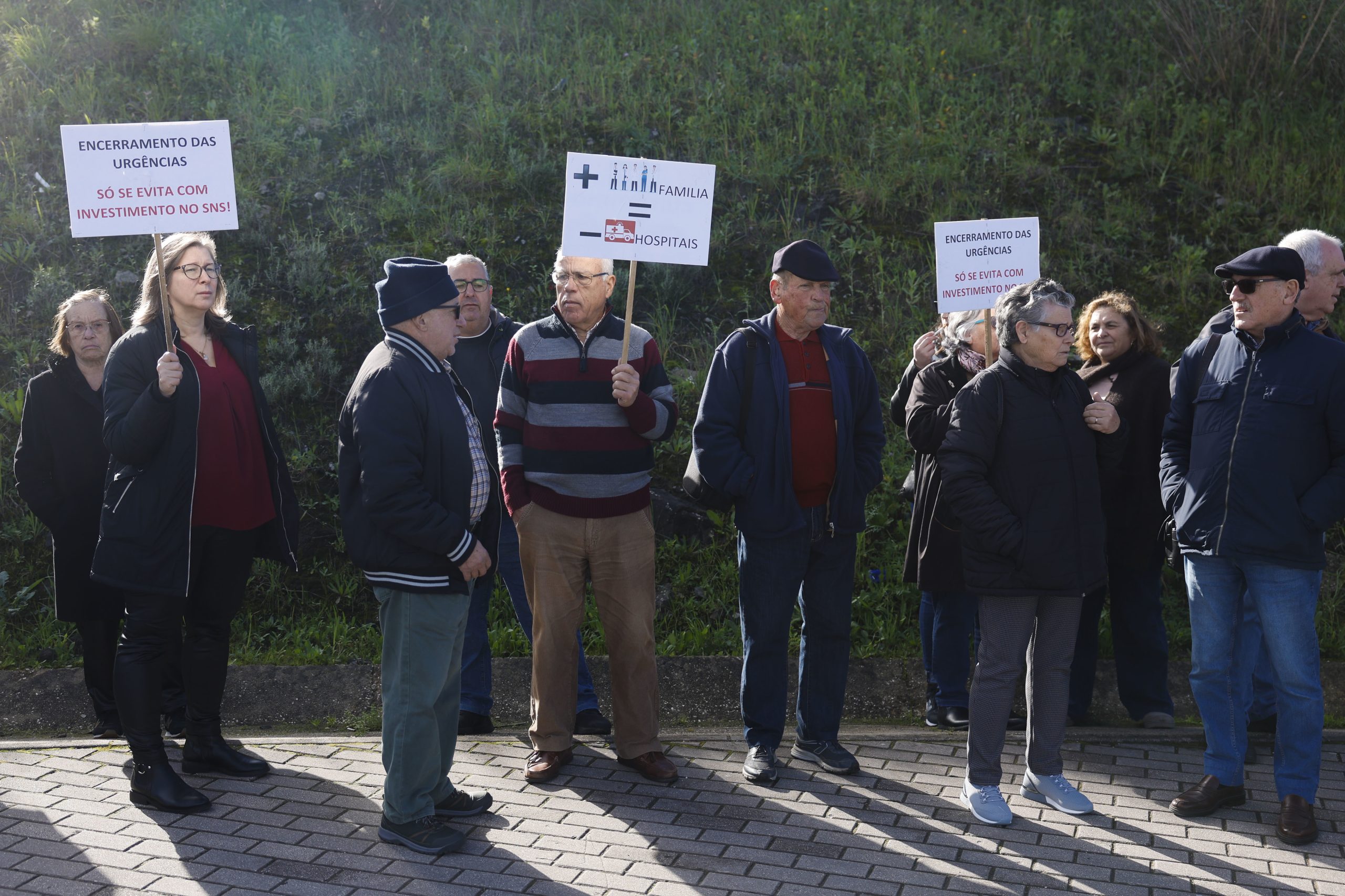 Utentes do Beatriz Ângelo protestam contra encerramento de urgências no hospital