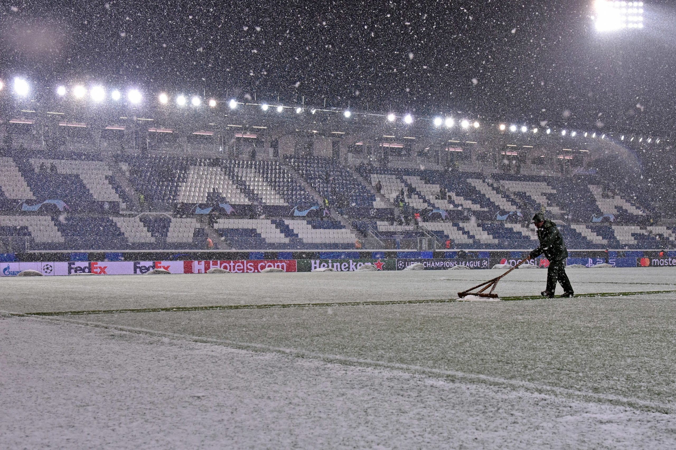 Liga dos Campeões: Jogo entre Atalanta e Villarreal adiado devido a “condições climatéricas adversas”