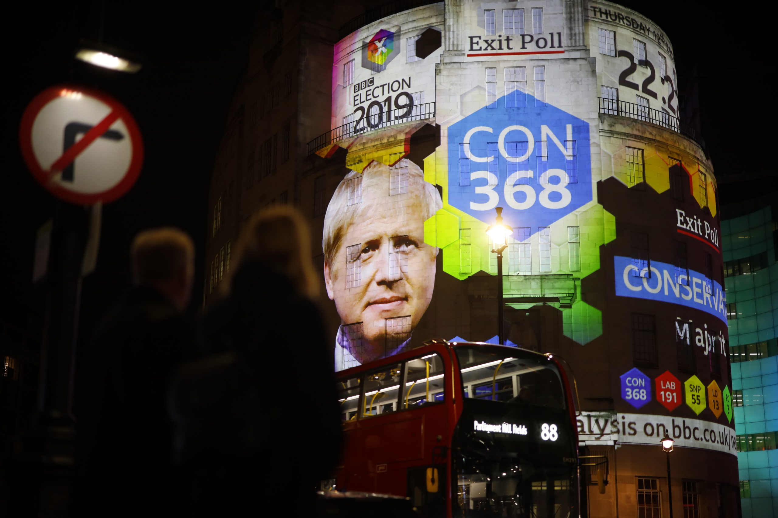 Boris Johnson quer transformar a BBC numa espécie de Fox News? Pode ser isso, pode ser “vingança” e é quase de certeza o princípio de uma longa batalha