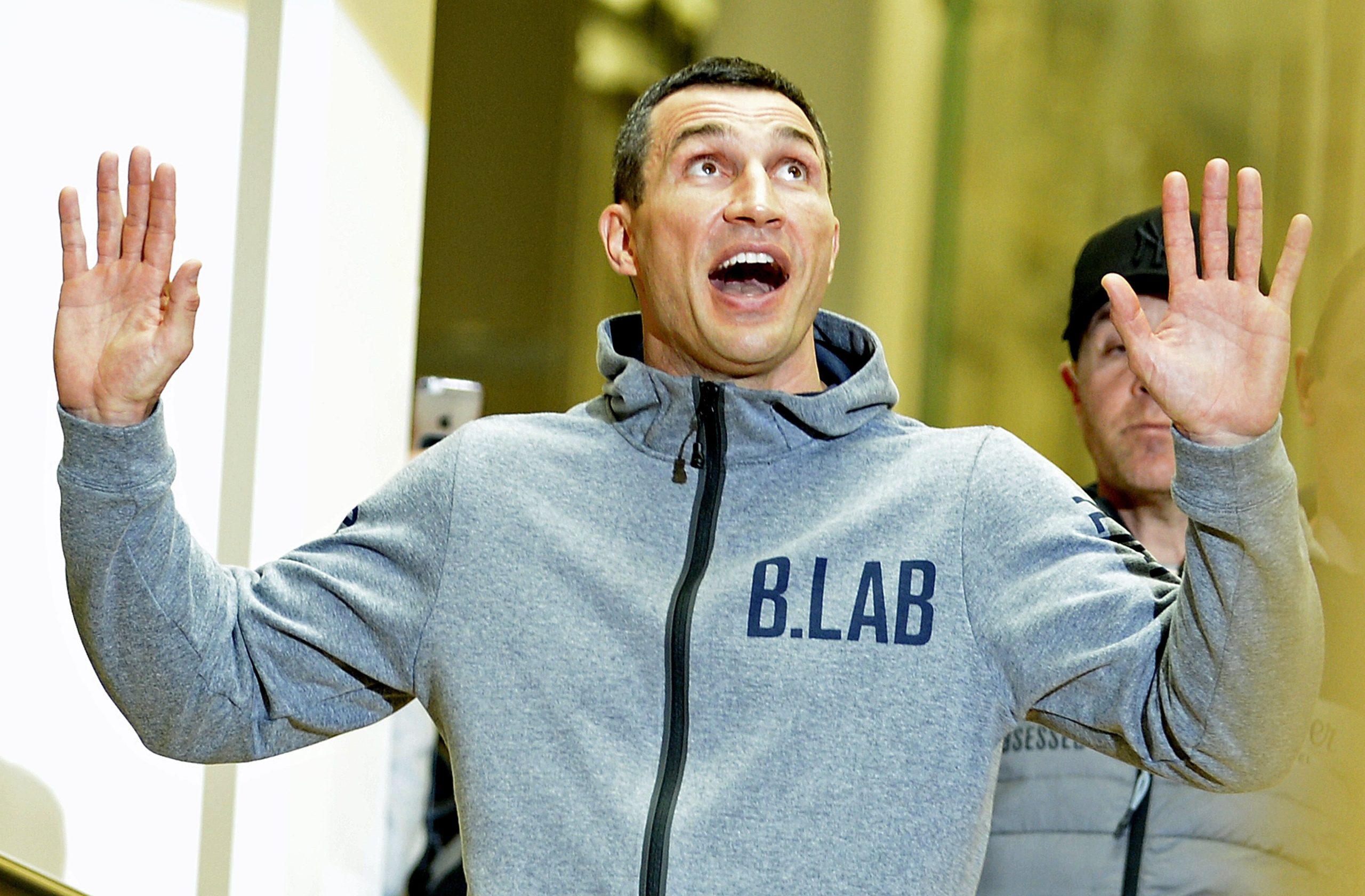 Pugilista ucraniano Vladimir Klitschko anuncia fim da carreira
