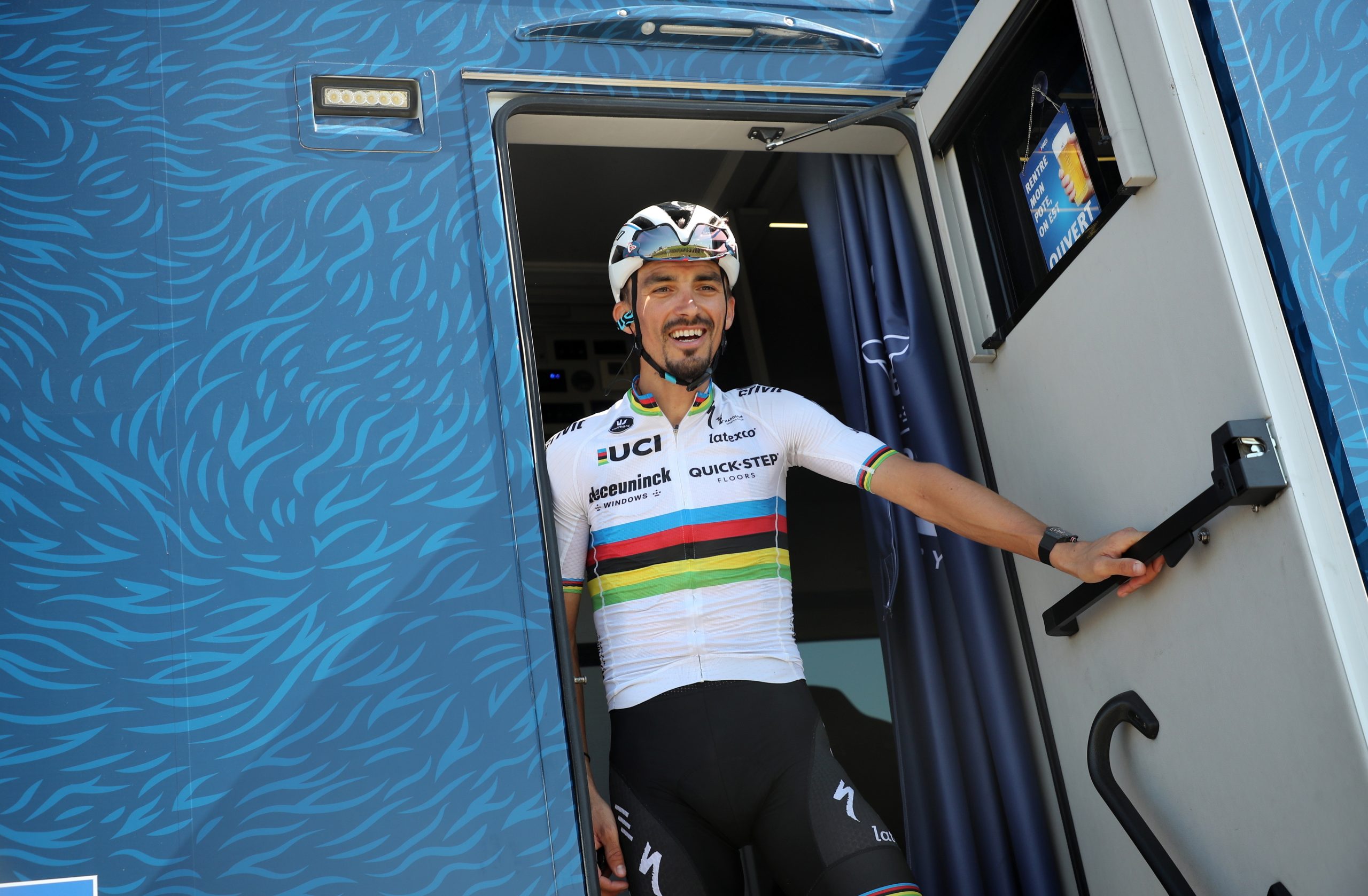 Ciclismo: Alaphilippe revalida título de campeão mundial de fundo