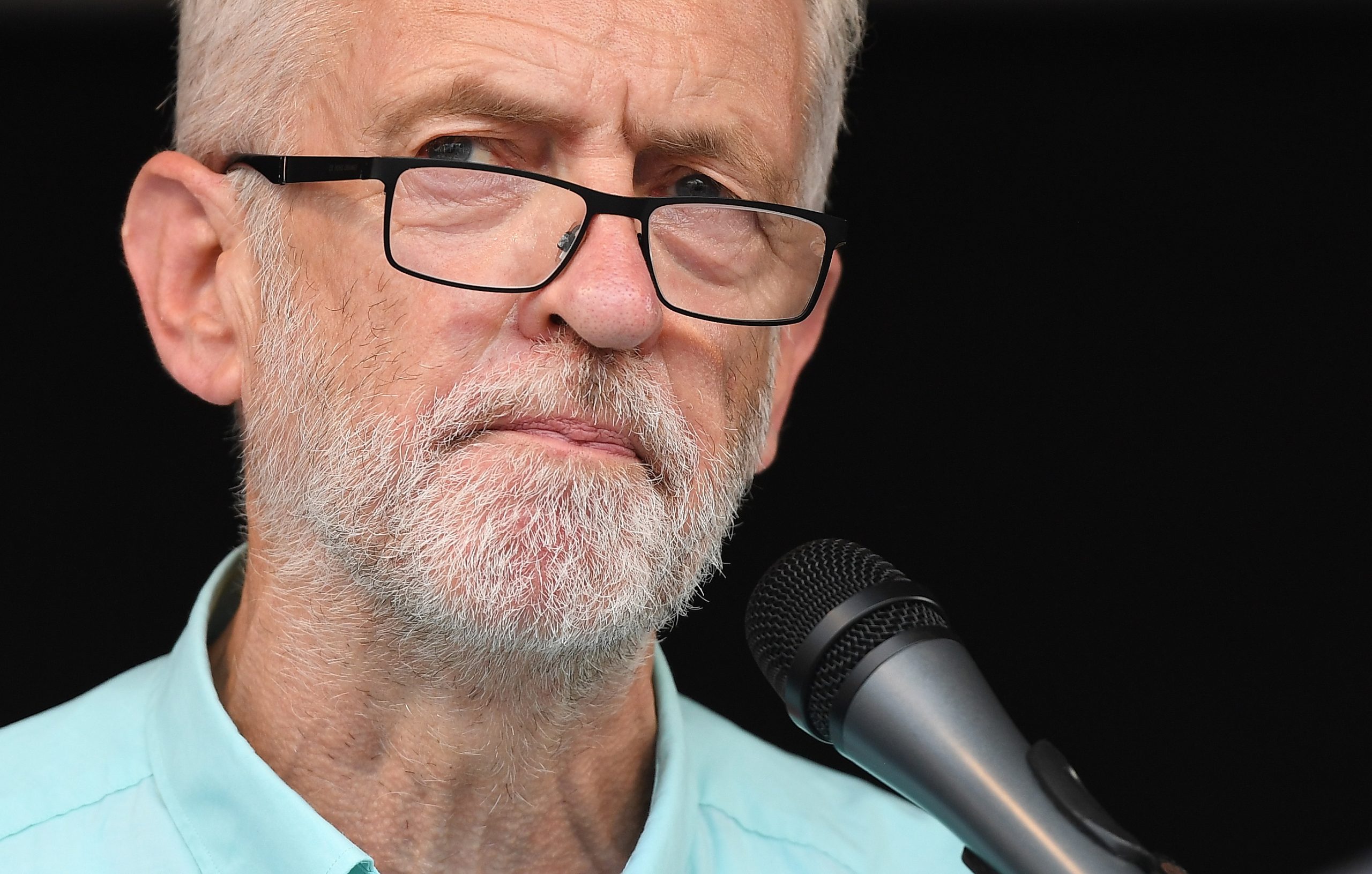 Partido Trabalhista sofreu ataque cibernético que Corbyn qualifica de “suspeito e preocupante”