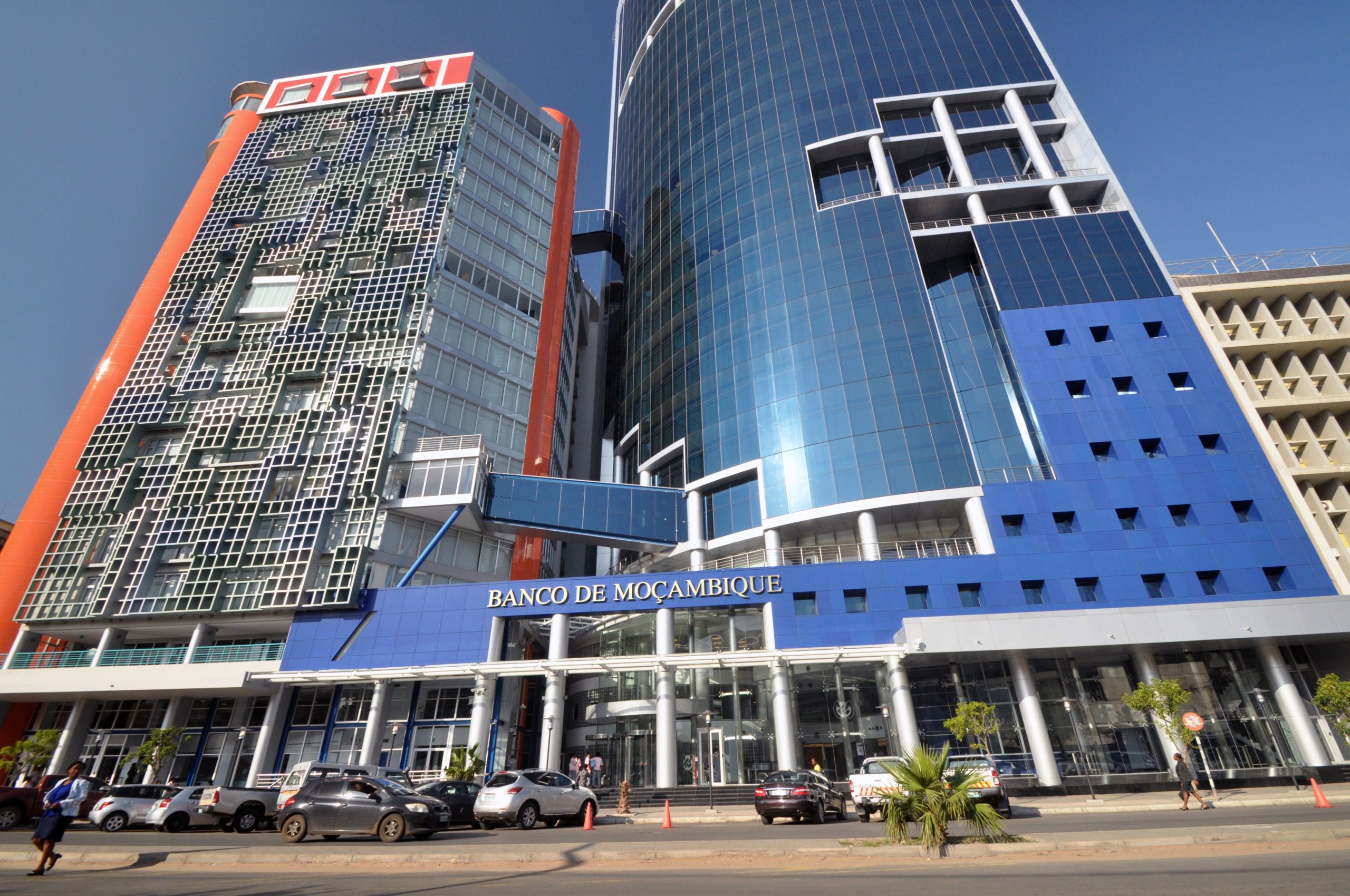 Regulador sanciona oito ex-dirigentes de banco resgatado em Moçambique