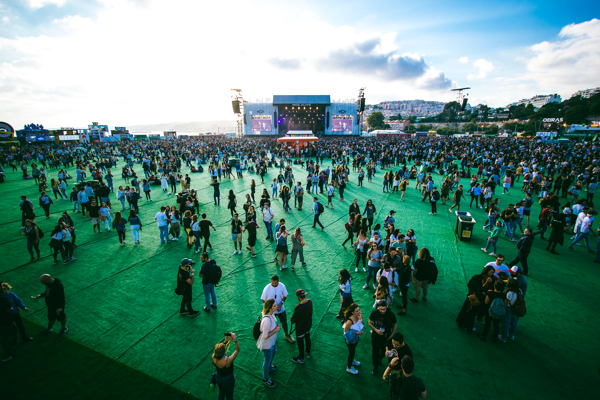 Comédia, um palco “tubo de ensaio” e um paraíso chamado Portugal. As novas confirmações do NOS Alive