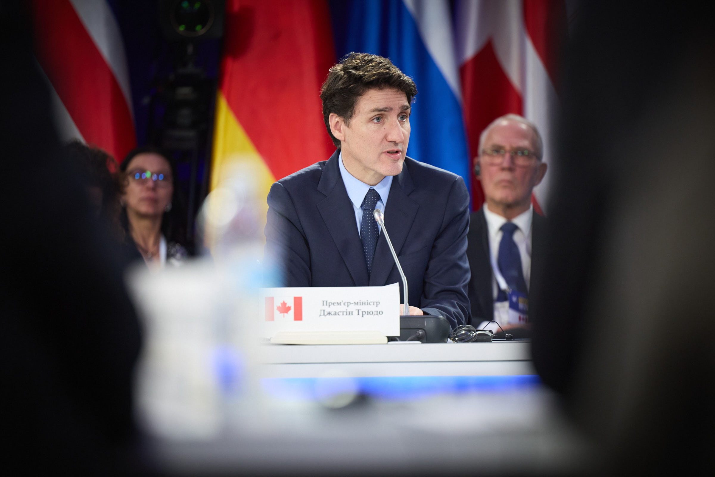 PM canadiano afirma que país trabalha “dia e noite” contra novas tarifas de Trump