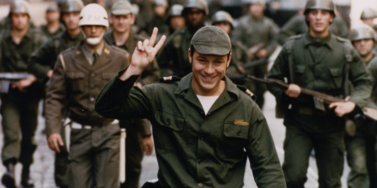 10 filmes e séries para entender o 25 de Abril e o fim da ditadura