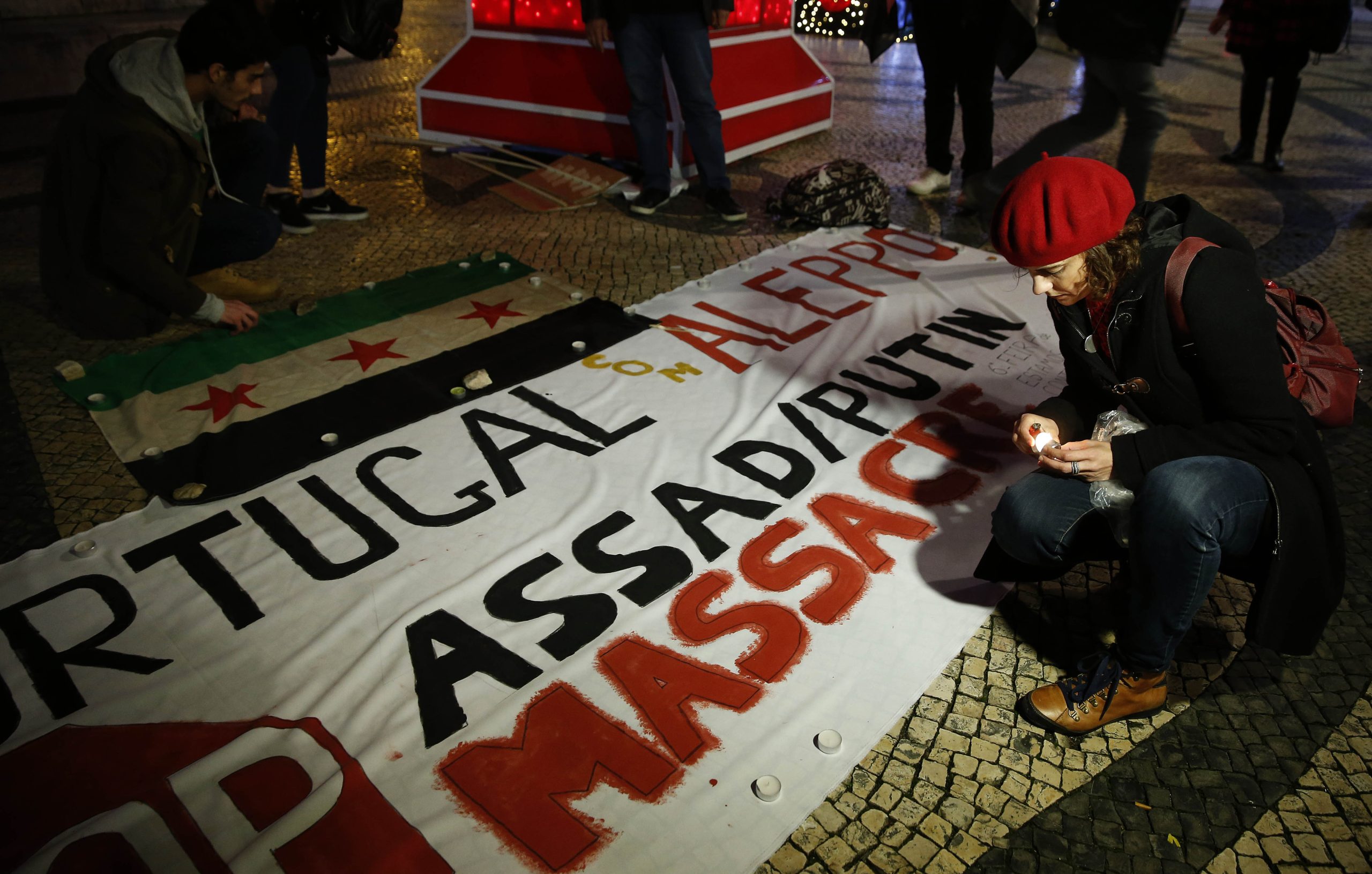 Manifestação por Alepo reúne mais de meia centena de pessoas em Lisboa