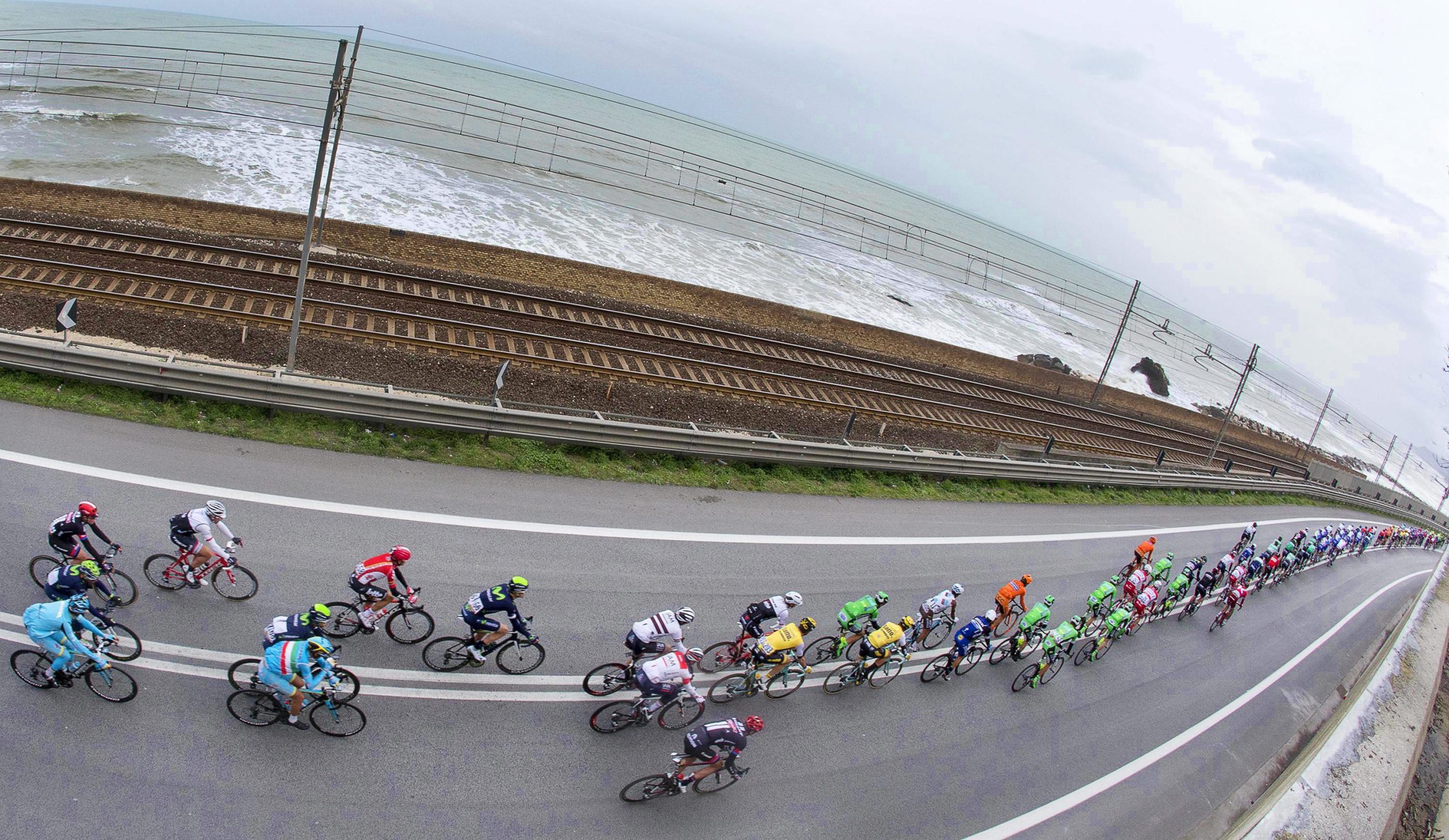 Ciclismo: Rui Costa e Nélson Oliveira atravessam Itália na Corrida dos Dois Mares