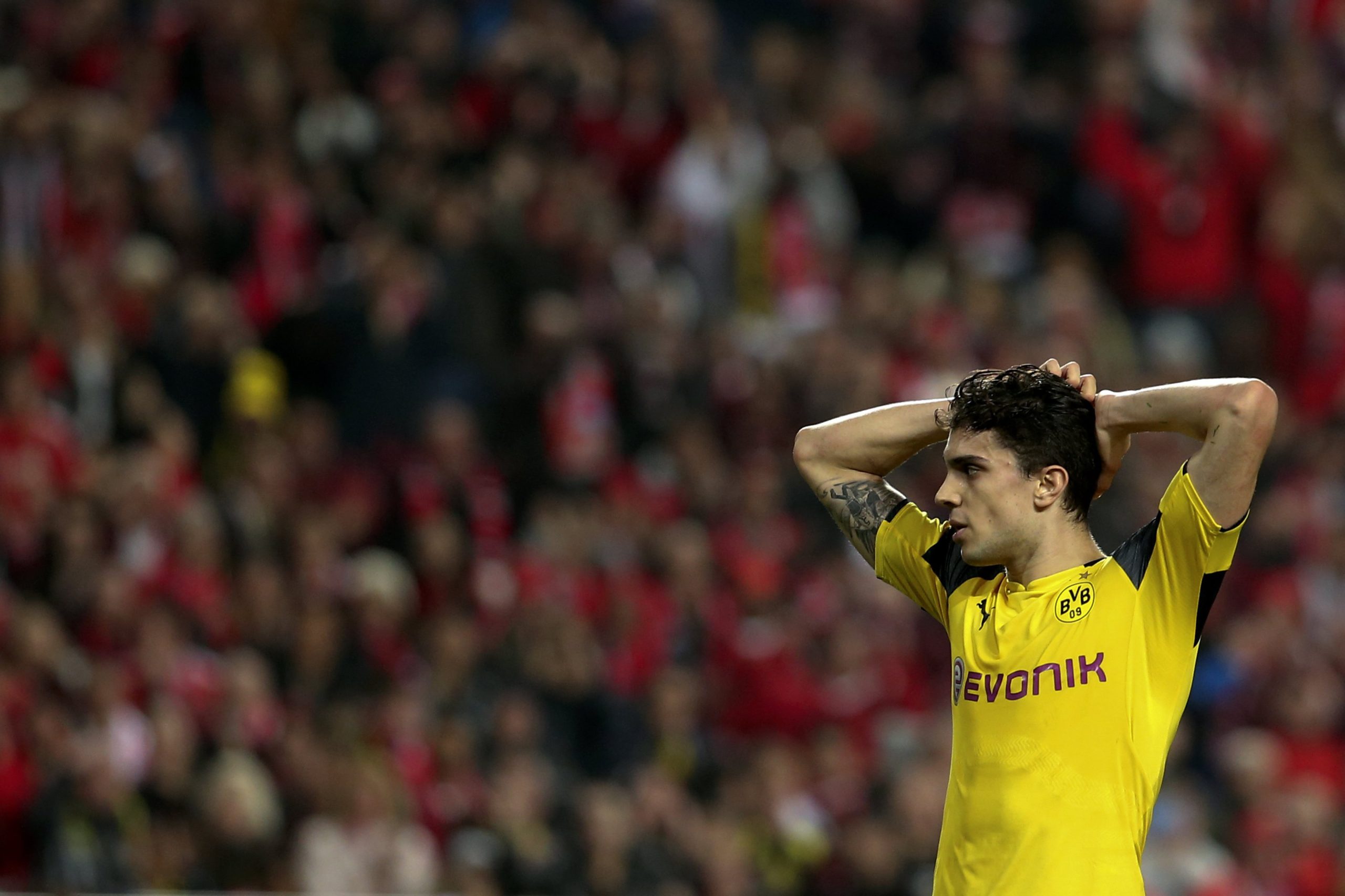 Dortmund confirma que Marc Bartra ficou ferido com explosão junto do autocarro