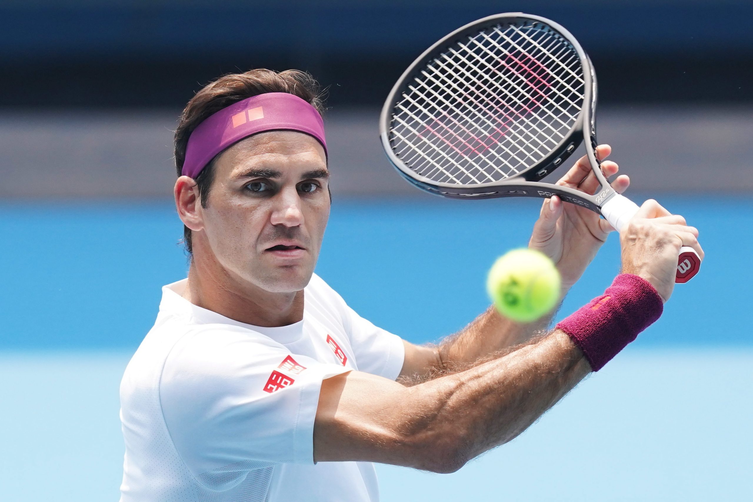 Covid-19: Federer doa um milhão de francos suíços a famílias na Suíça