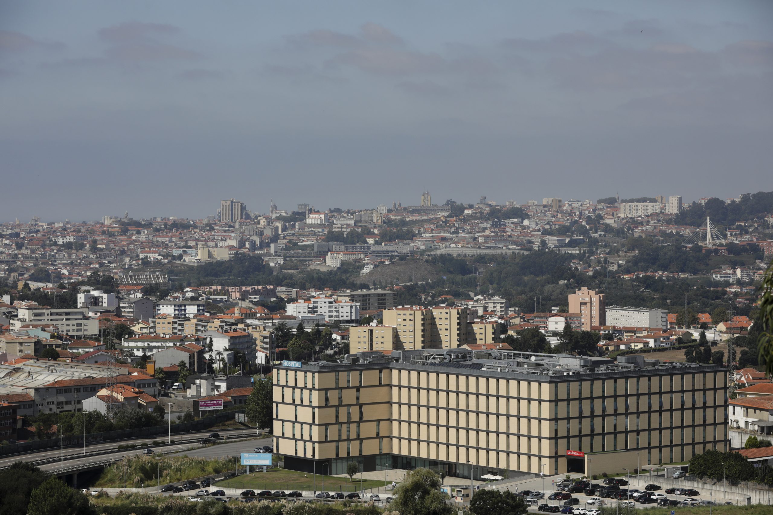 Covid-19: Gondomar entrega 1.200 computadores e 700 equipamentos de acesso à Internet