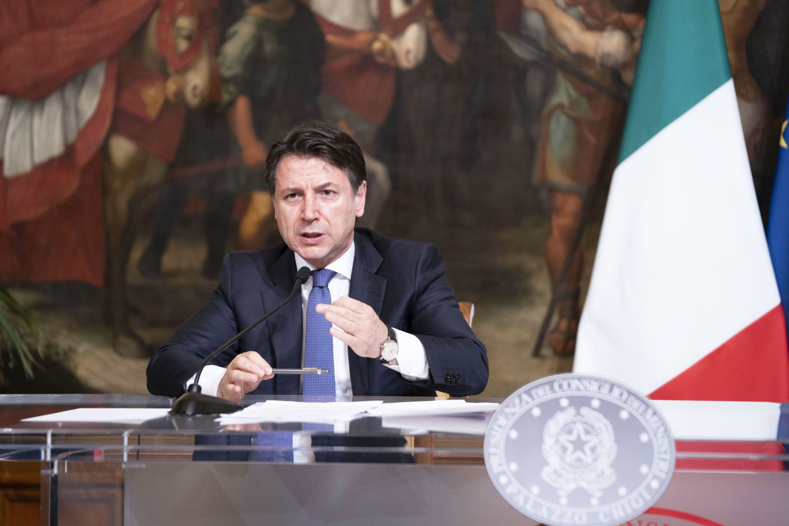 Itália prepara programa para começar a reactivar economia e industria