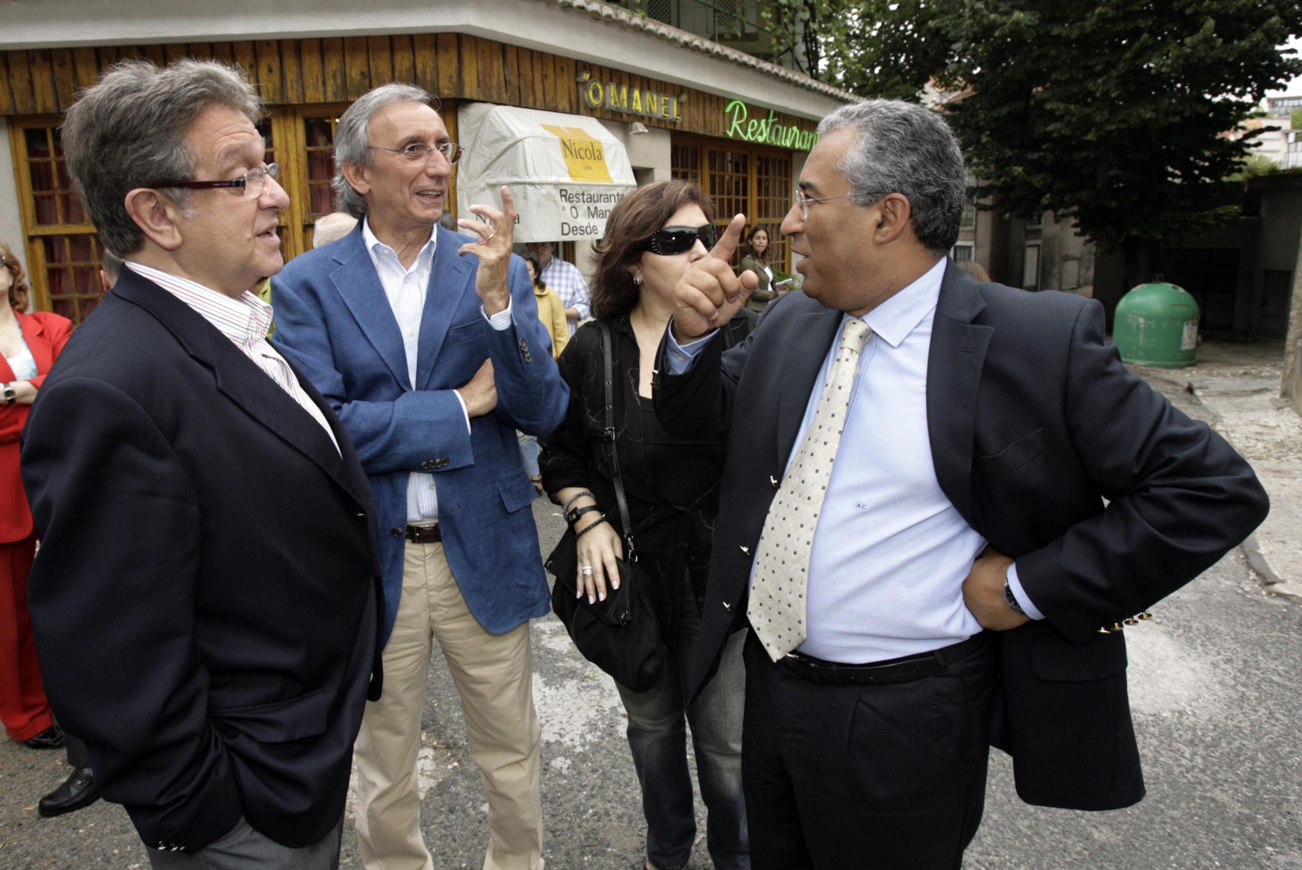 Ministro da Cultura marca presença na apresentação da autobiografia de Júlio Isidro em Lisboa