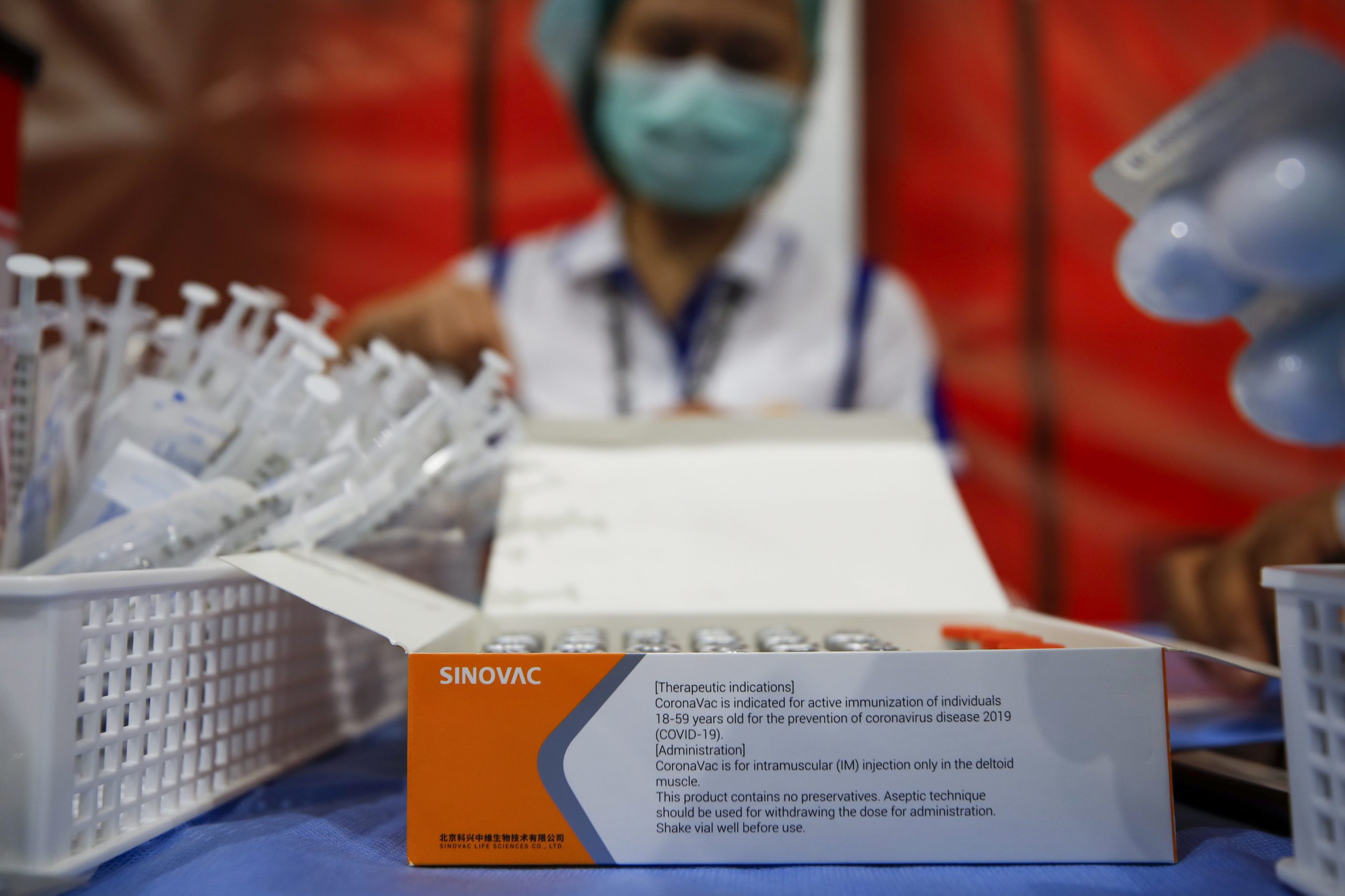 China autoriza uso de emergência da vacina Sinovac em menores