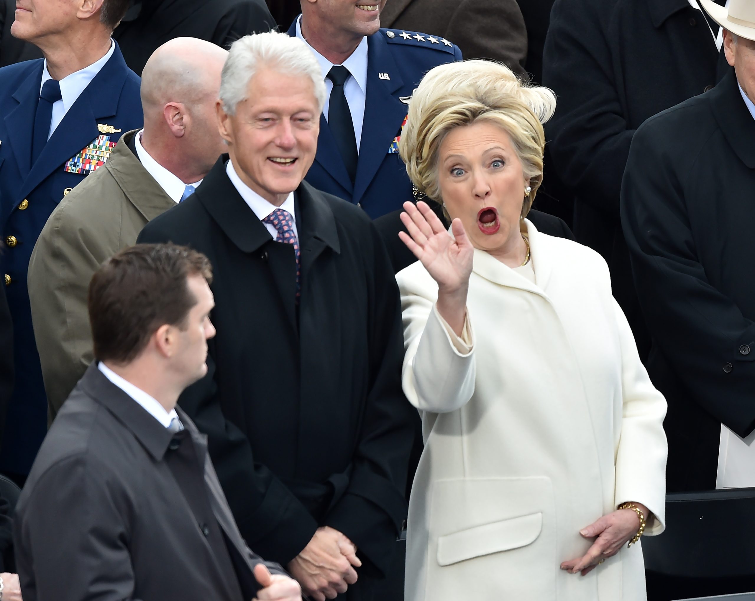 Hillary Clinton acusa administração Trump de atrasar divulgação dos ficheiros Epstein