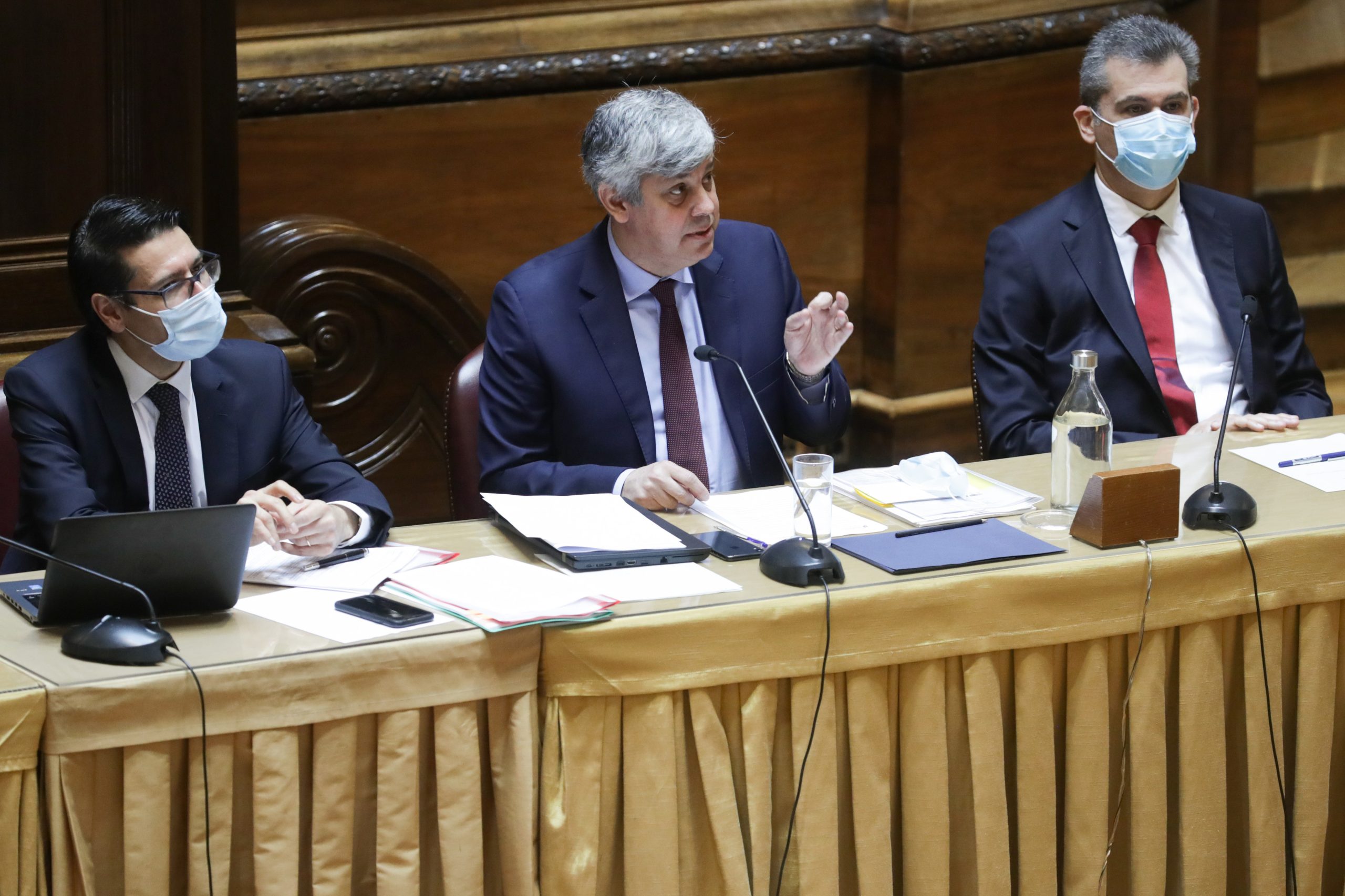 Cerca de 60% dos trabalhadores das empresas estão efetivamente em ‘lay-off’