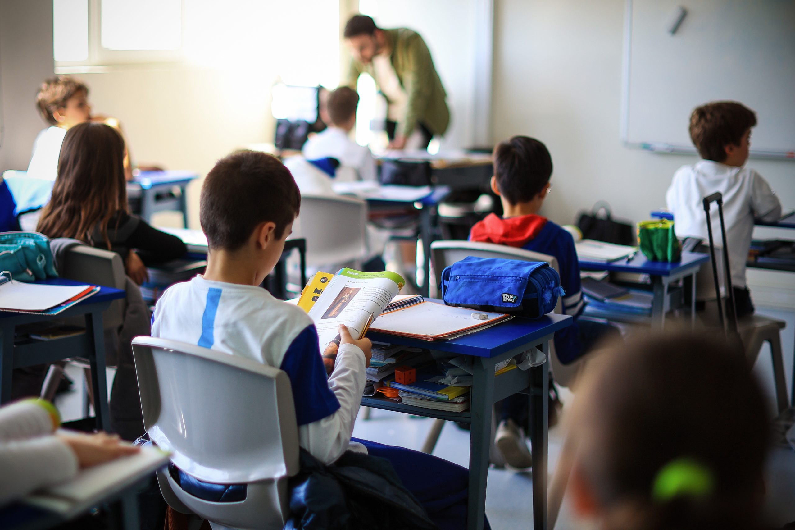 Fenprof desmente que alunos imigrantes têm prioridade no ensino público