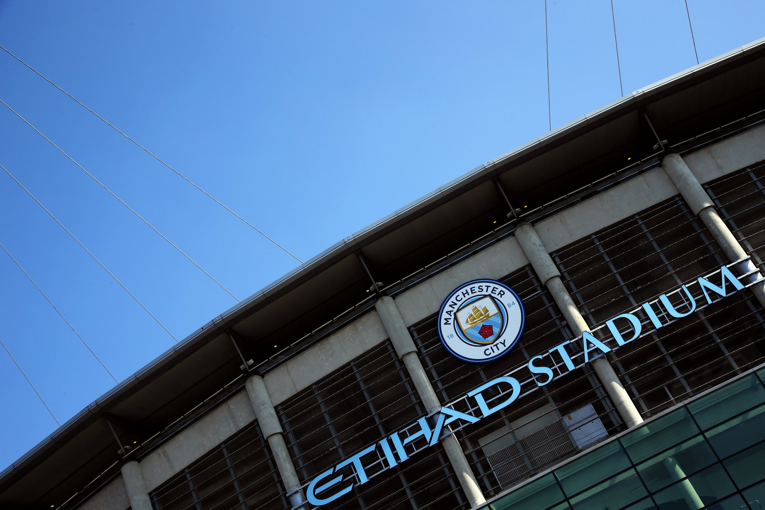 Presidente do City diz que Agüero “no plantel é quase uma obrigação” e que espera anunciar um guarda-redes “em breve”