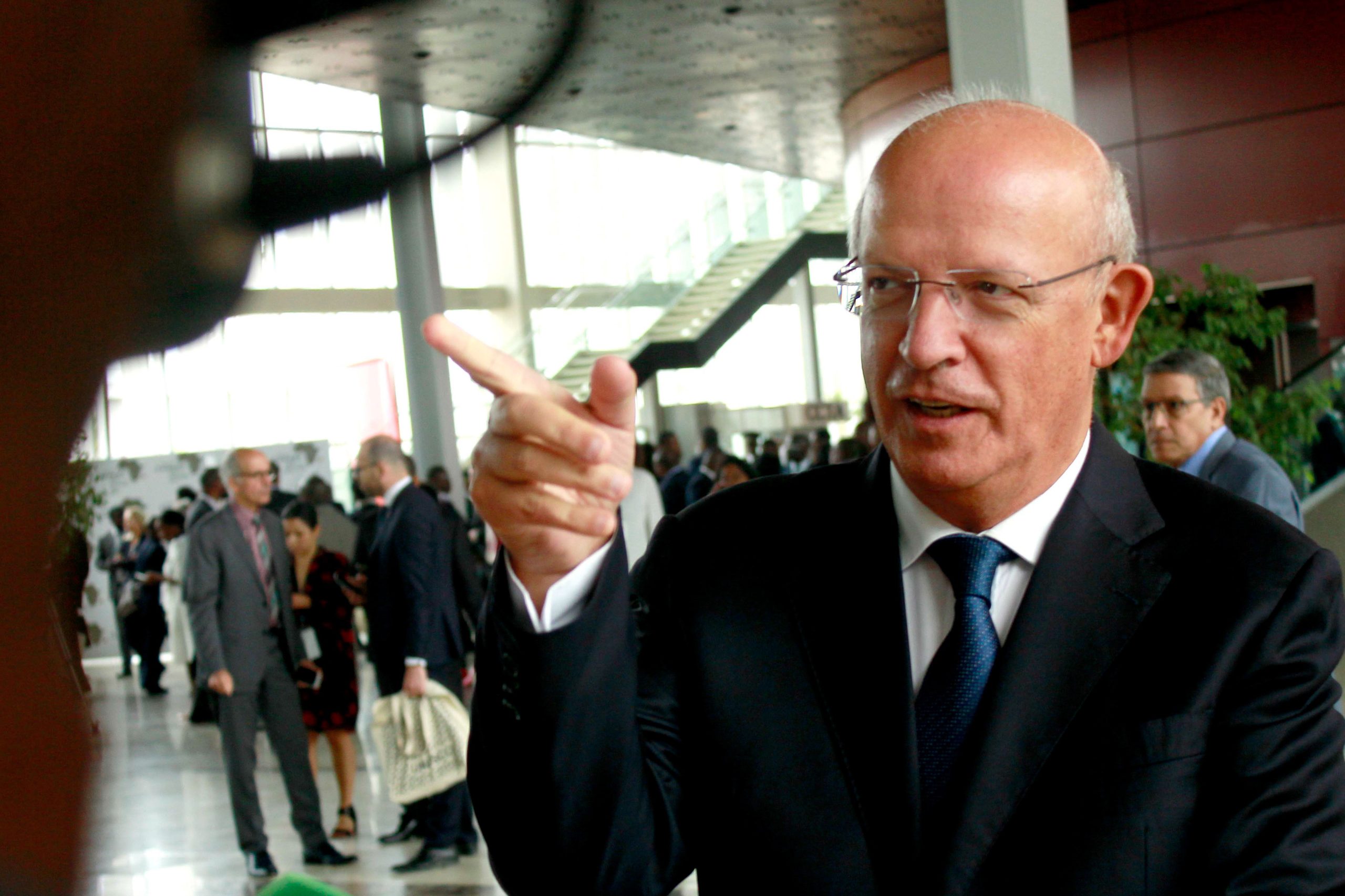 Santos Silva e os votos nulos dos emigrantes: “É o que em Portugal se chama uma picuinhice. O país não tem de estar refém das questões internas do PSD”