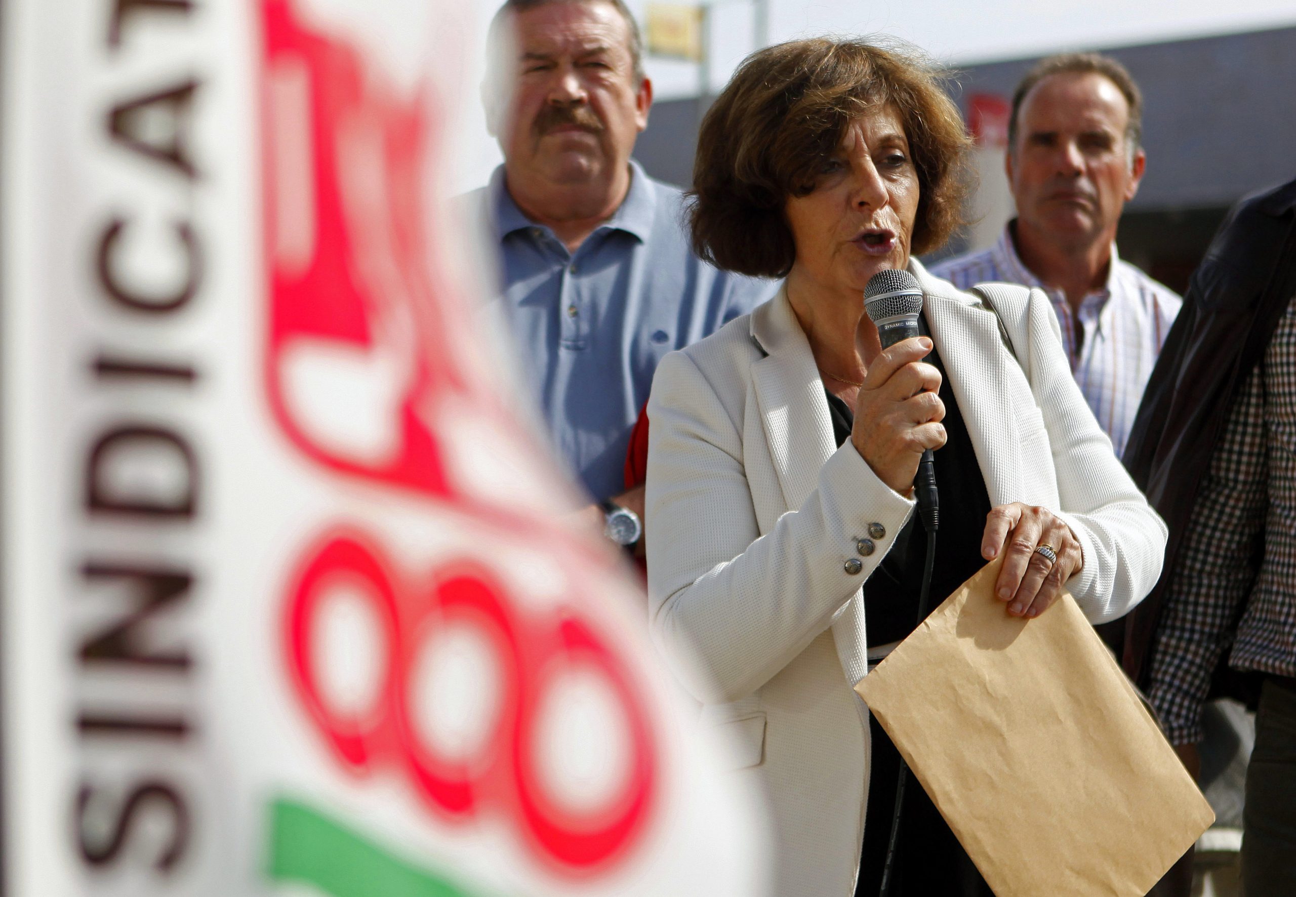Frente Comum quer aumentos salariais de 4% e ameaça com protesto nacional