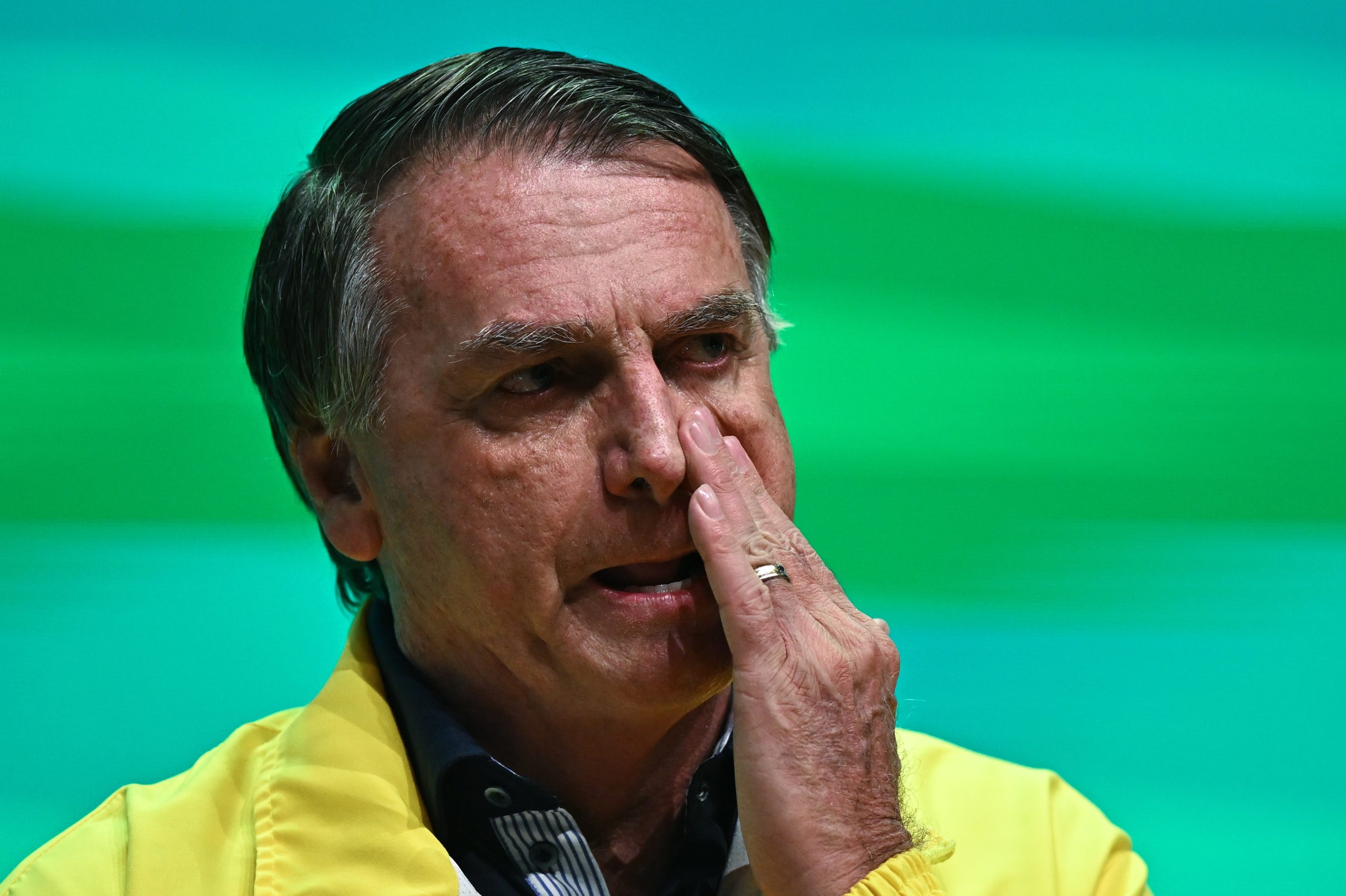 Documento de asilo à Argentina aumenta suspeitas contra Bolsonaro