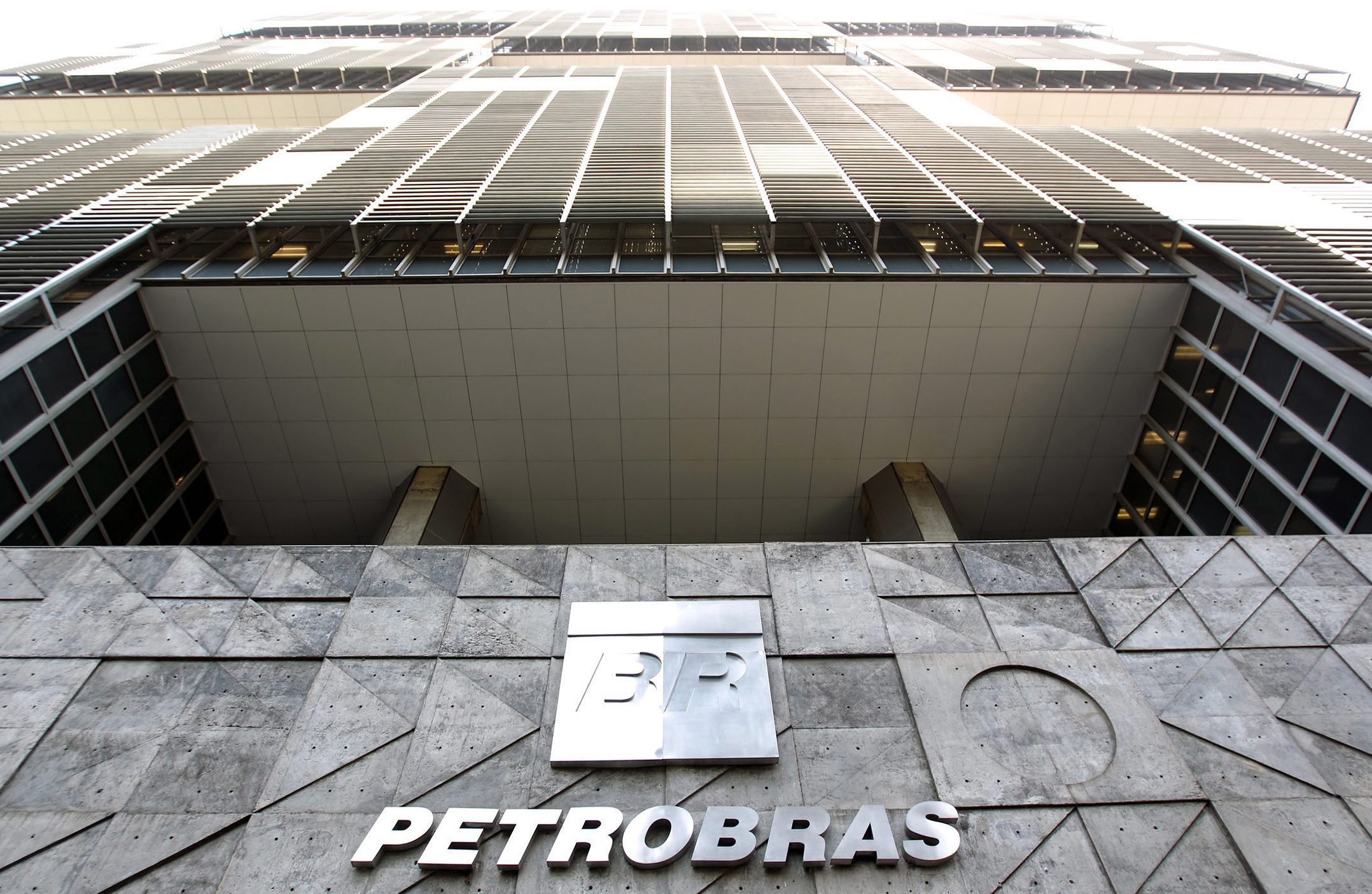 Lava Jato acusa ex-assessor da presidência da brasileira Petrobras de corrupção