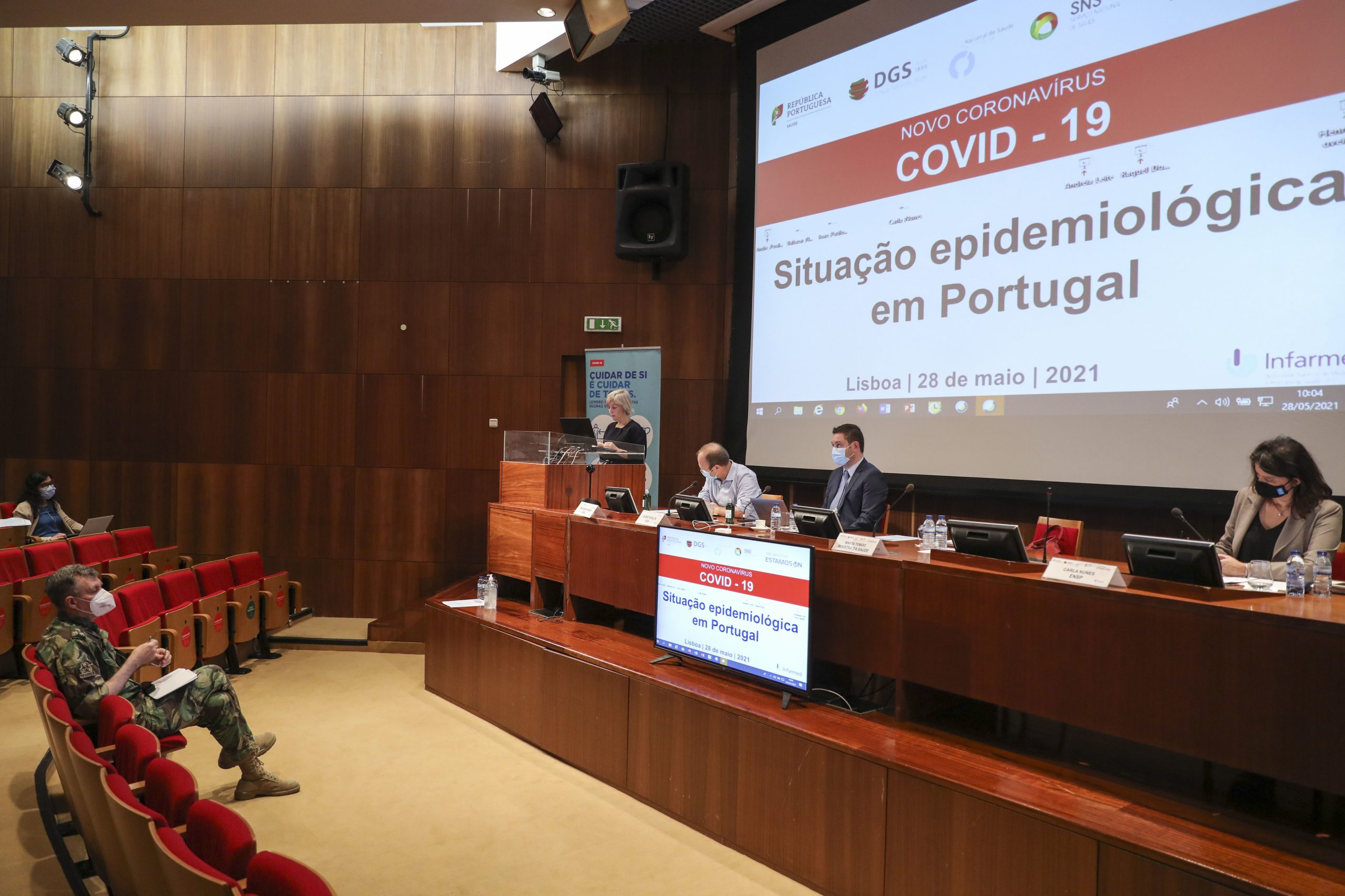 “É preciso convencer os que ainda não estão convencidos” com a vacinação. As reações dos partidos à reunião do Infarmed