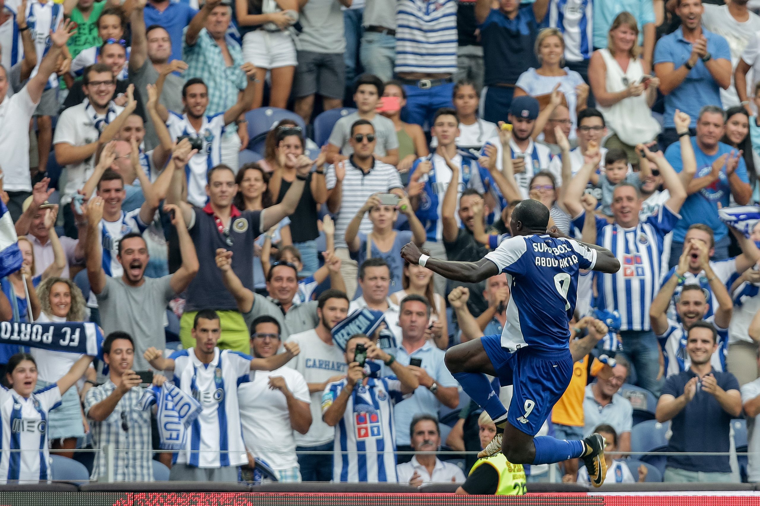 As surpresas, o ‘coxo’, o certeiro, o exímio e o invicto. Foi assim que começou o campeonato