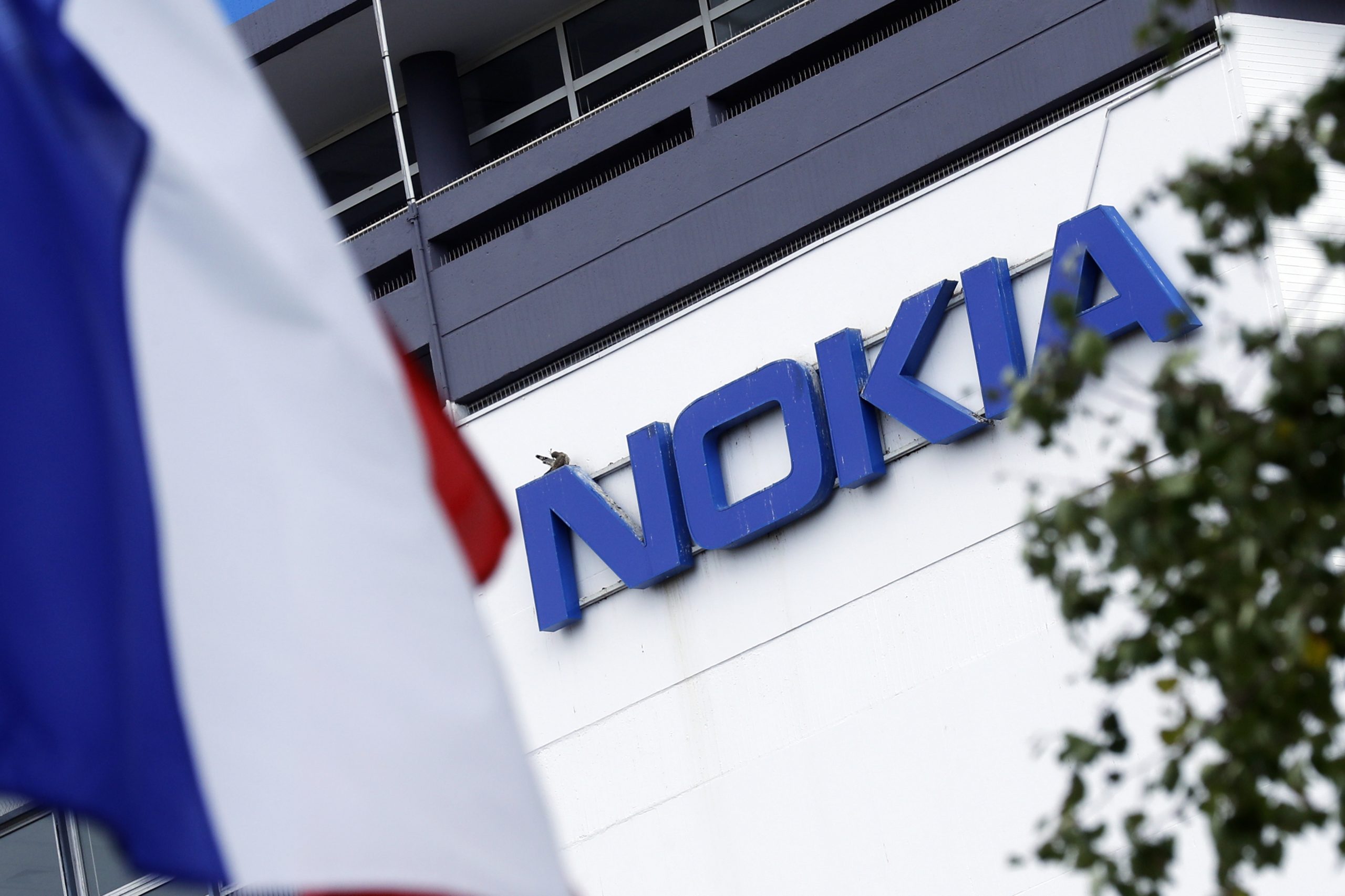 Nokia assina acordo com Governo para criação de Centro na Amadora que prevê 300 contratações