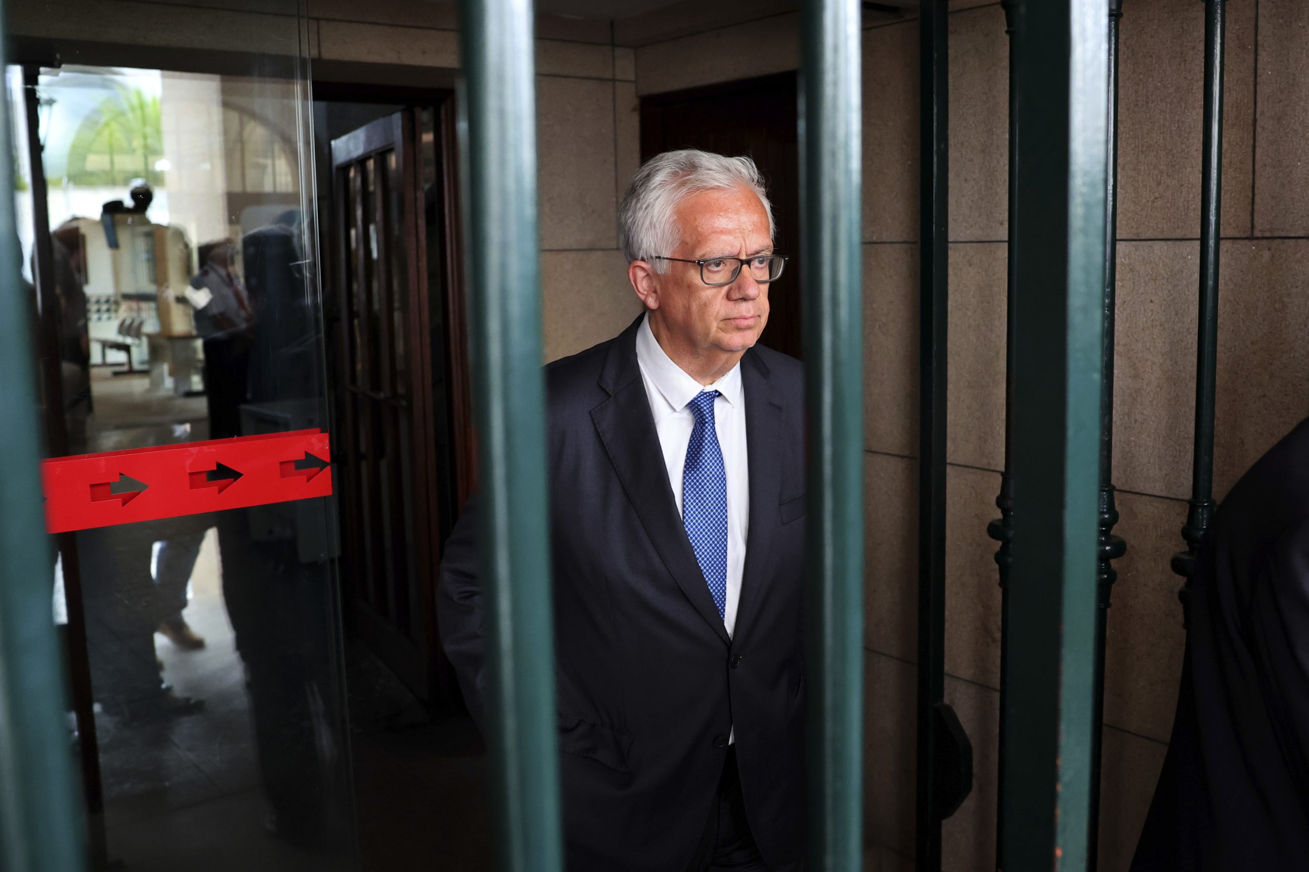 Relação de Évora rejeita recursos. Mantém não-pronúncia do ex-ministro Eduardo Cabrita