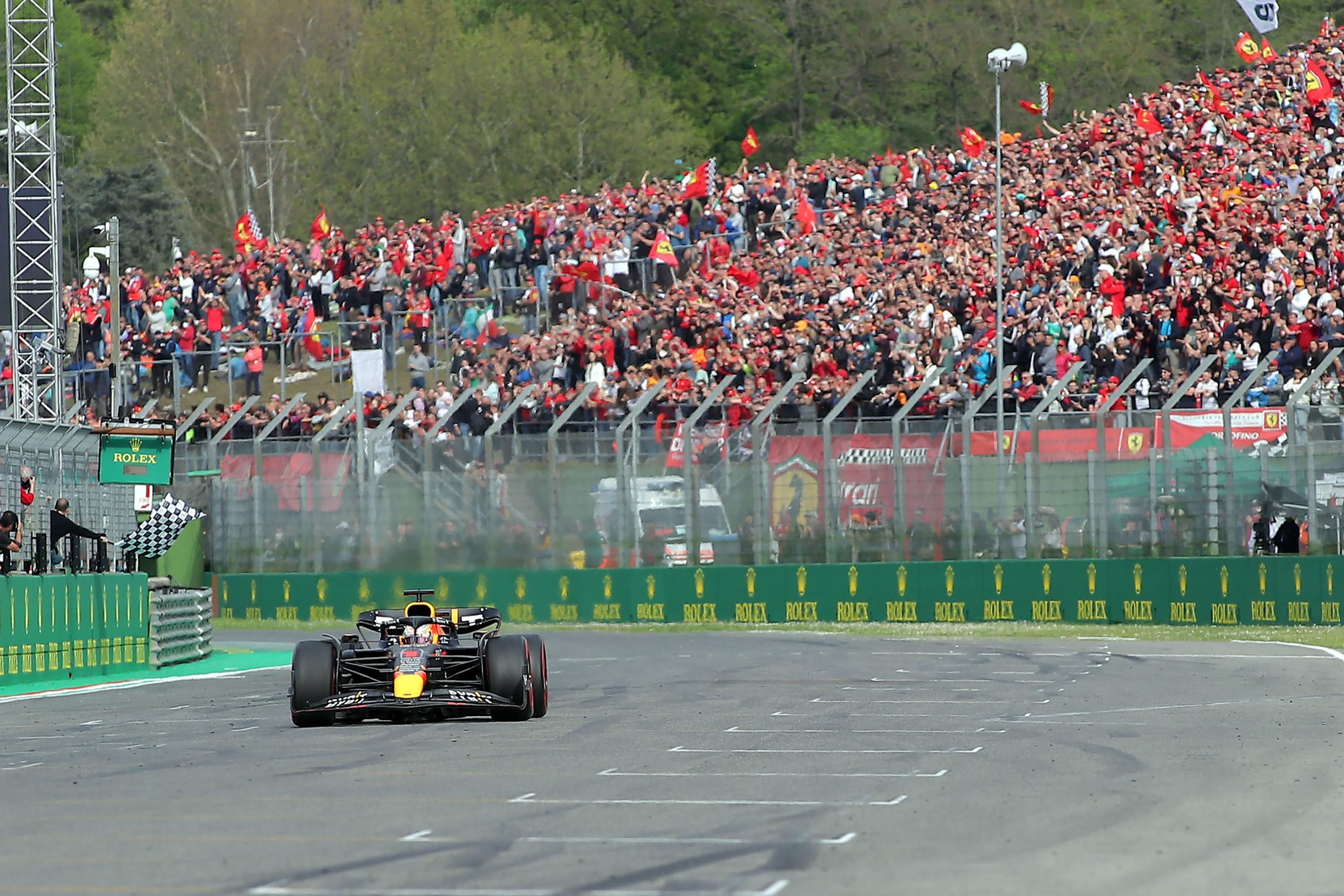 F1: Grande Prémio em Imola cancelado. Equipas e pessoal retirados do circuito com paddock inundado