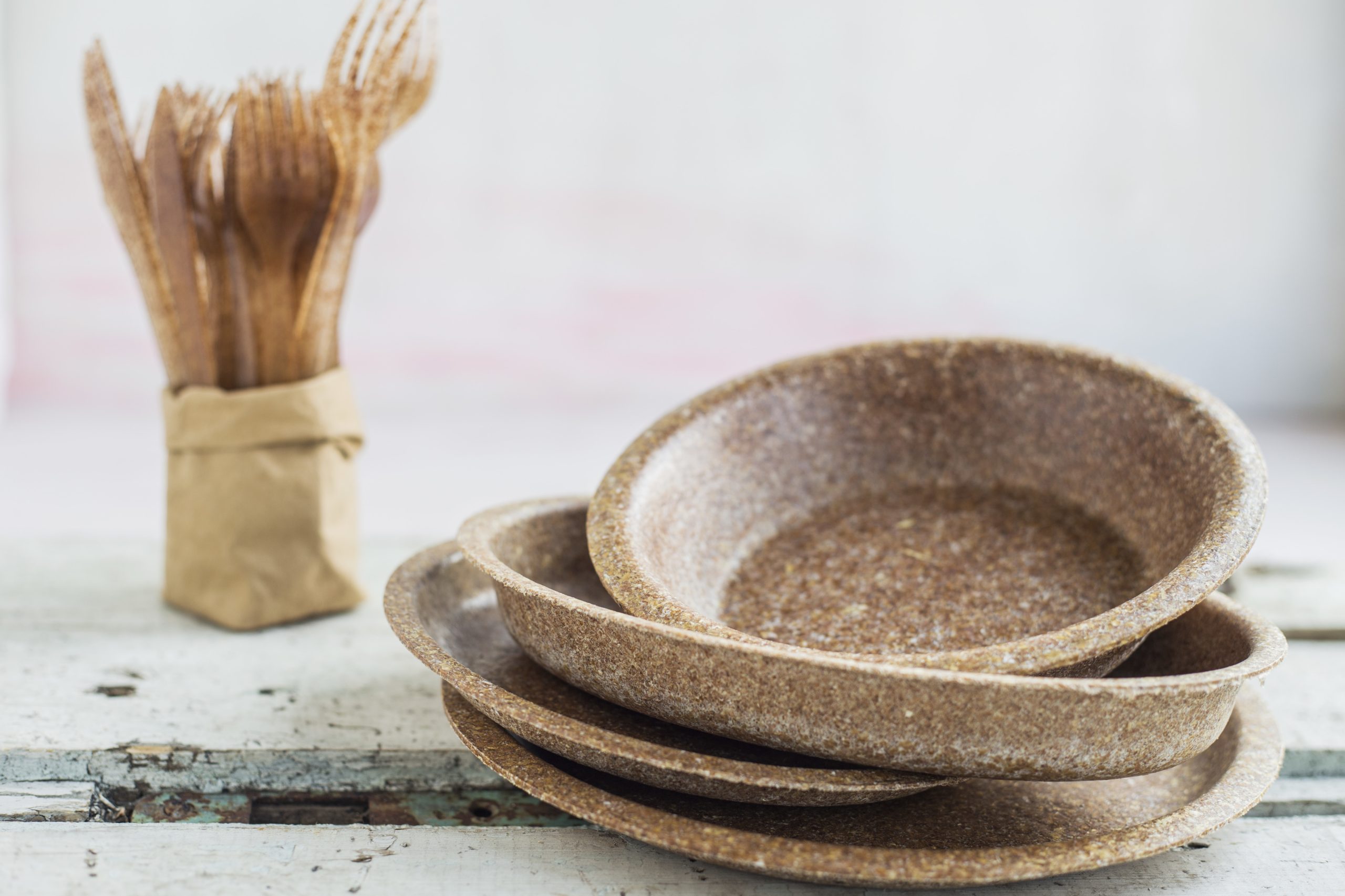 Pratos e palhinhas inovadores, biodegradáveis… e comestíveis. Deixar um mundo em condições é a missão da Soditud