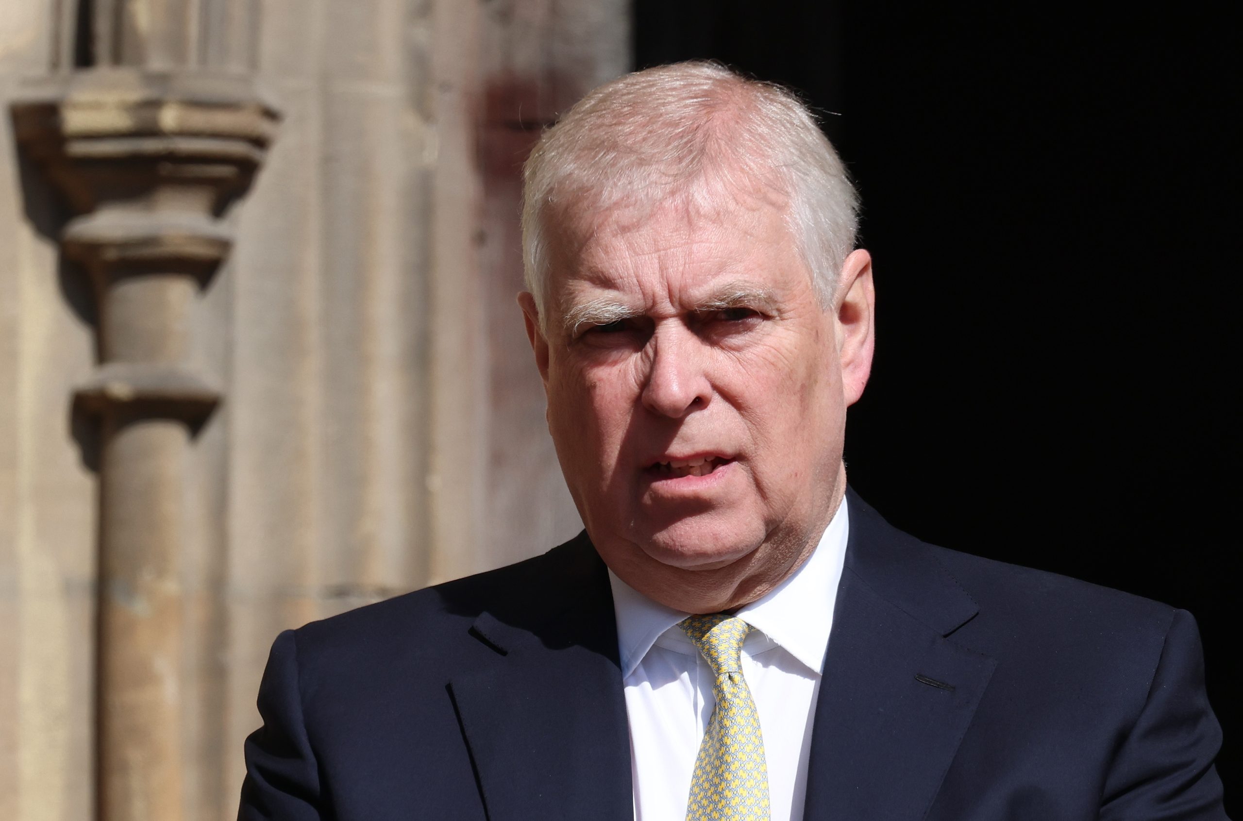 A biografia “ardente” do Prince Andrew. Um príncipe “arrogante” e “egoísta” cada vez mais longe da realeza