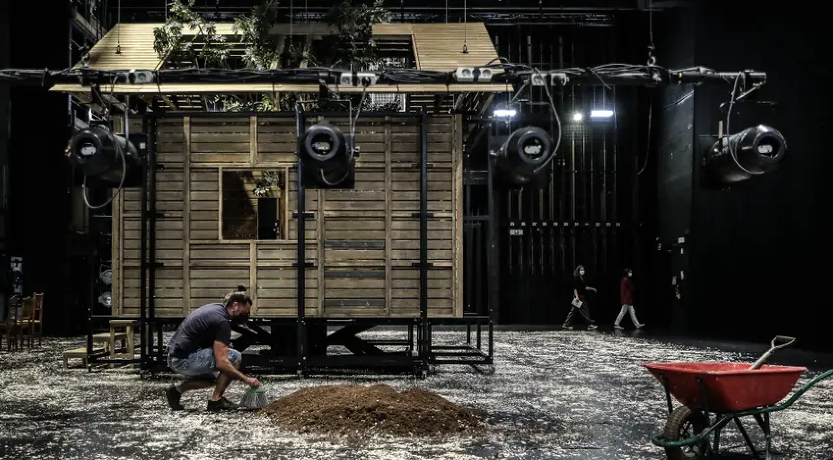 ‘Catarina e a Beleza de Matar Fascistas’ vai estrear-se no National Theatre em português