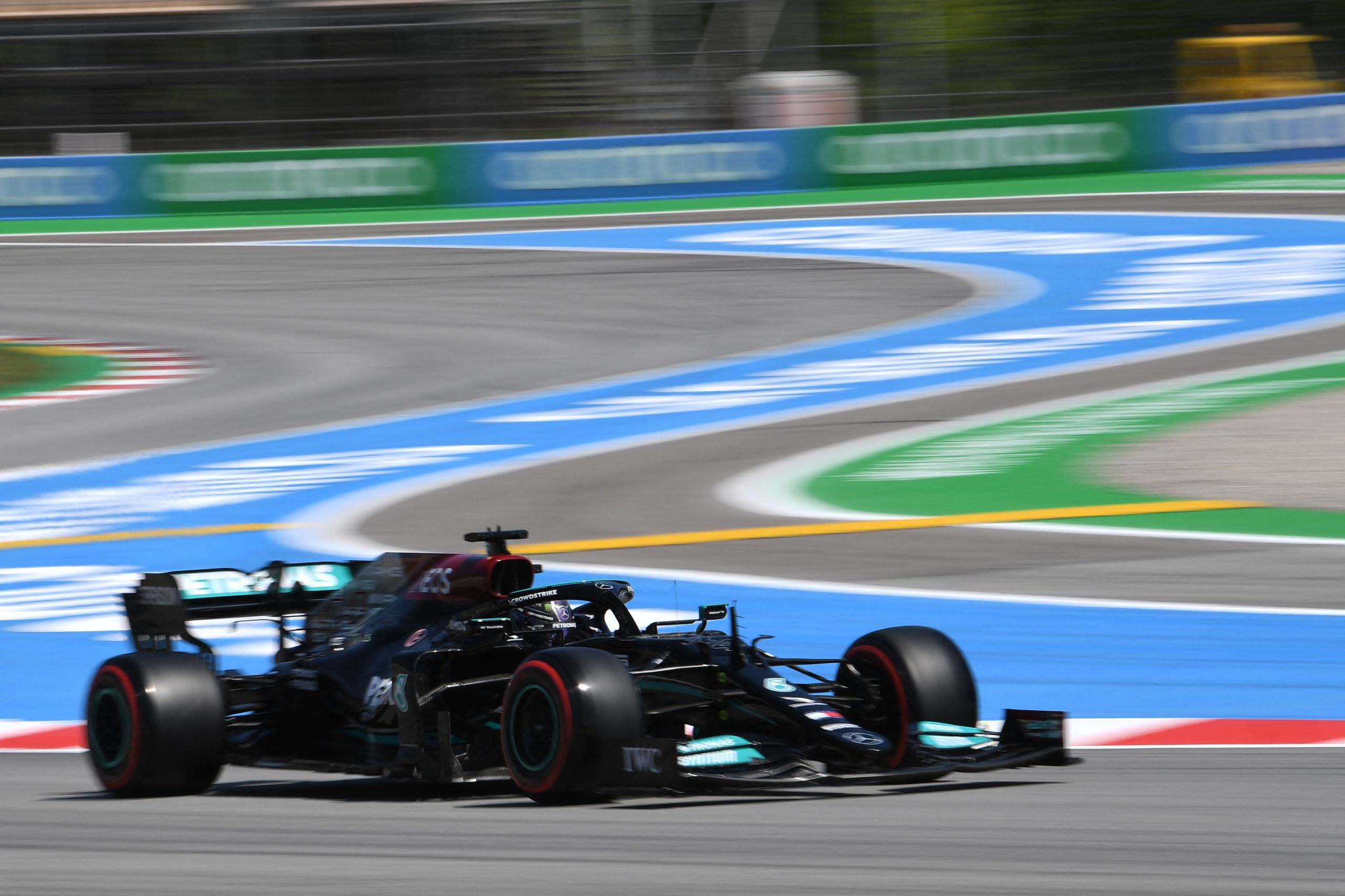 Hamilton vence GP de Espanha e dilata vantagem no comando do Mundial