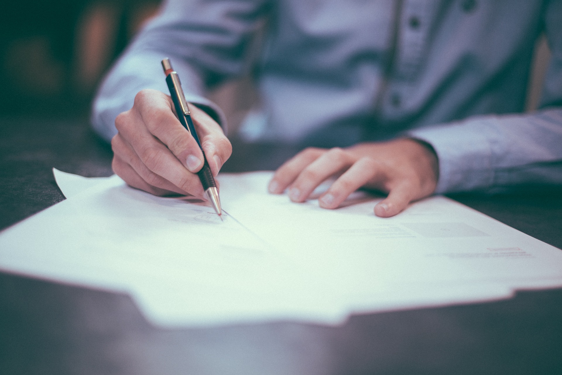 Letras pequeninas nos contratos ao consumidor proibidas a partir de 4.ª feira