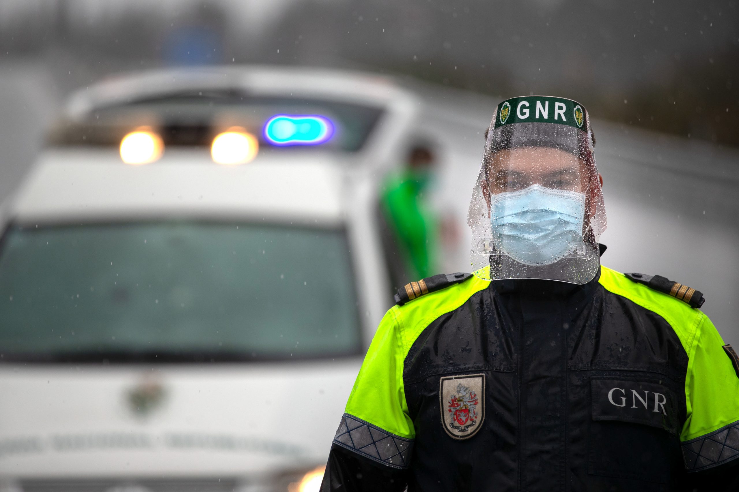 Covid-19: GNR termina com duas festas na via pública em Lagos e em Albufeira