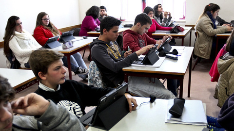 OCDE: Investimento em educação aumentou 33%, salários dos professores caiu 30%