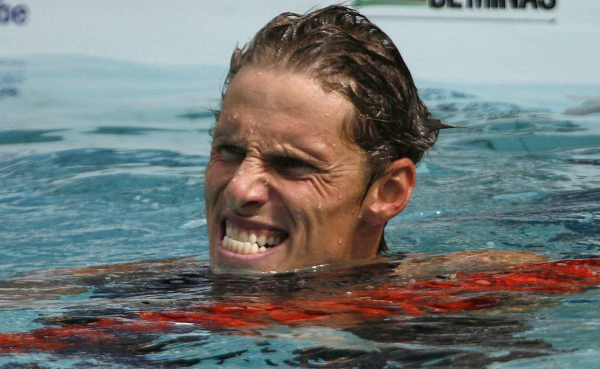 Nadador Roland Schoeman, antigo campeão olímpico, suspenso por um ano por doping
