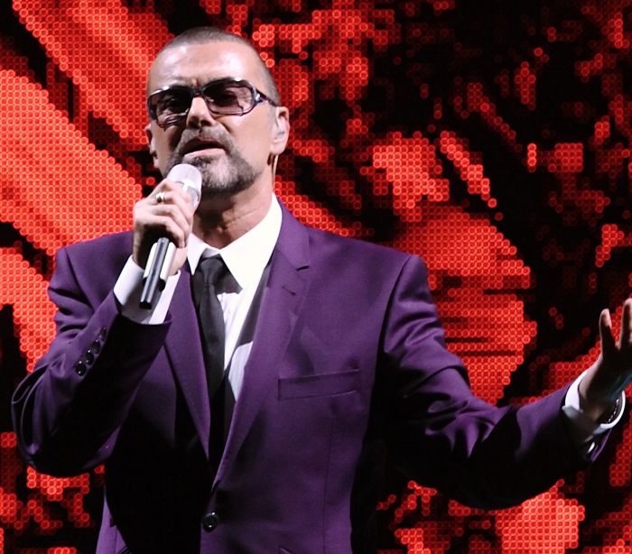 Madonna, Elton John, Robbie Williams. Os amigos despedem-se de George Michael