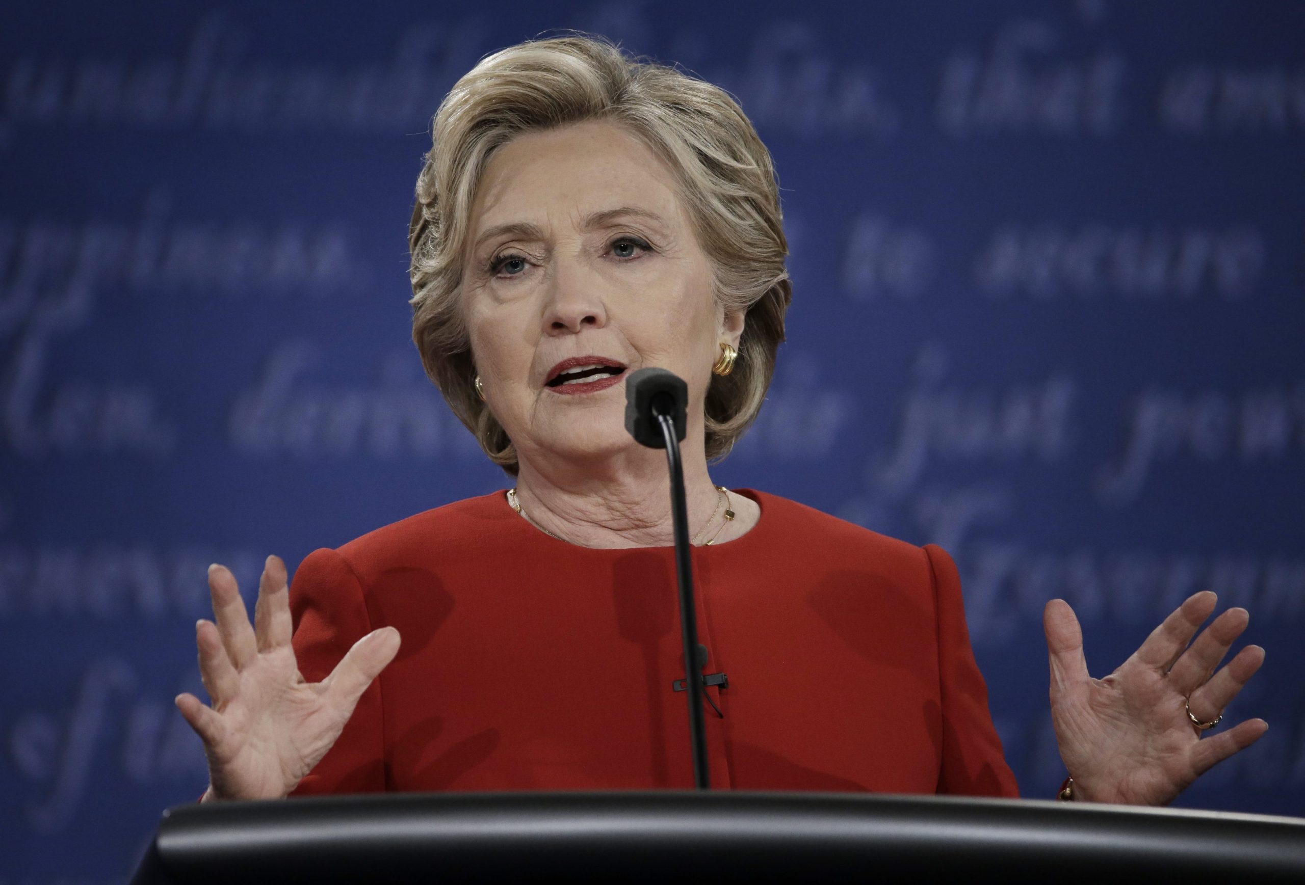 FBI reabriu investigação sobre ‘e-mail’ de Hillary Clinton