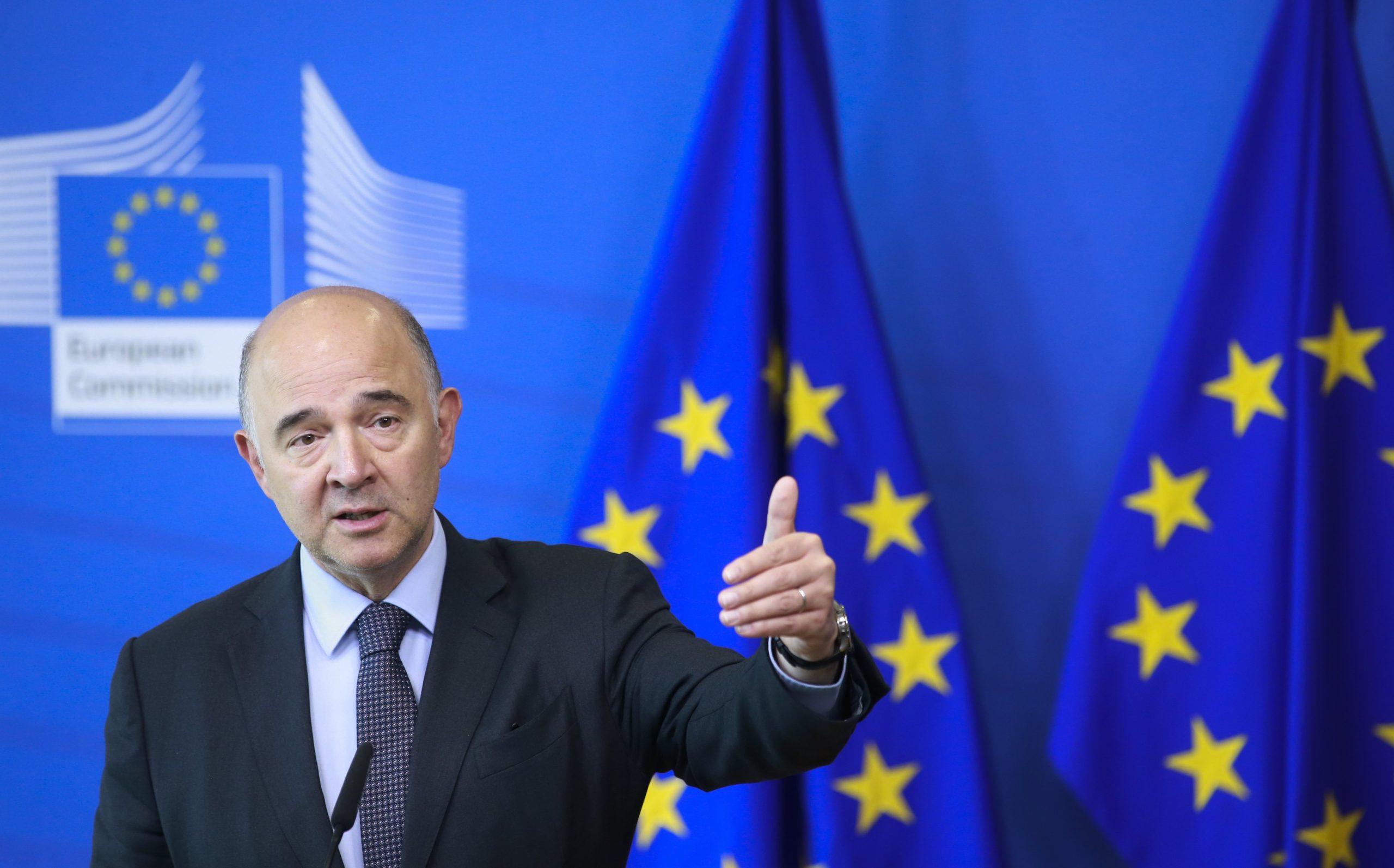 Pierre Moscovici diz que é toda a zona euro que vira uma página